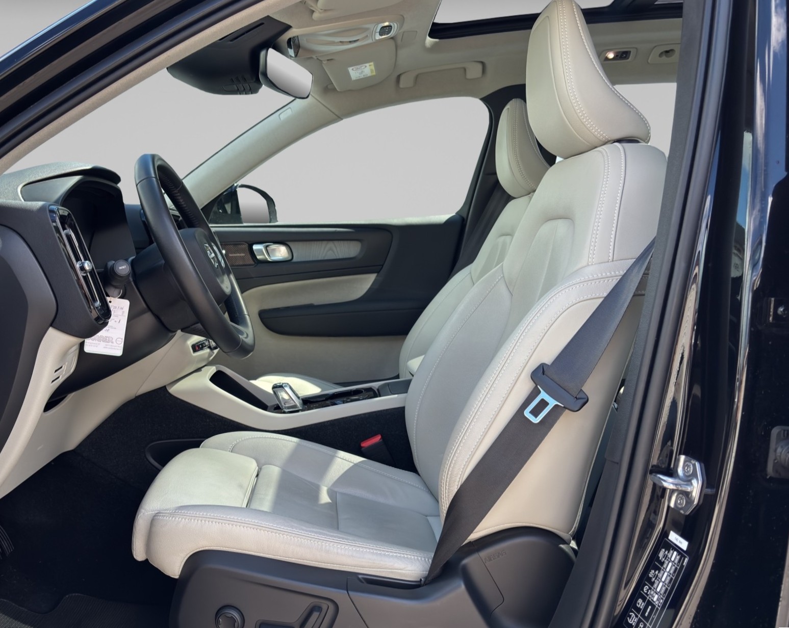 VOLVO XC40 2.0 B5 MH Inscription AWD-image-9