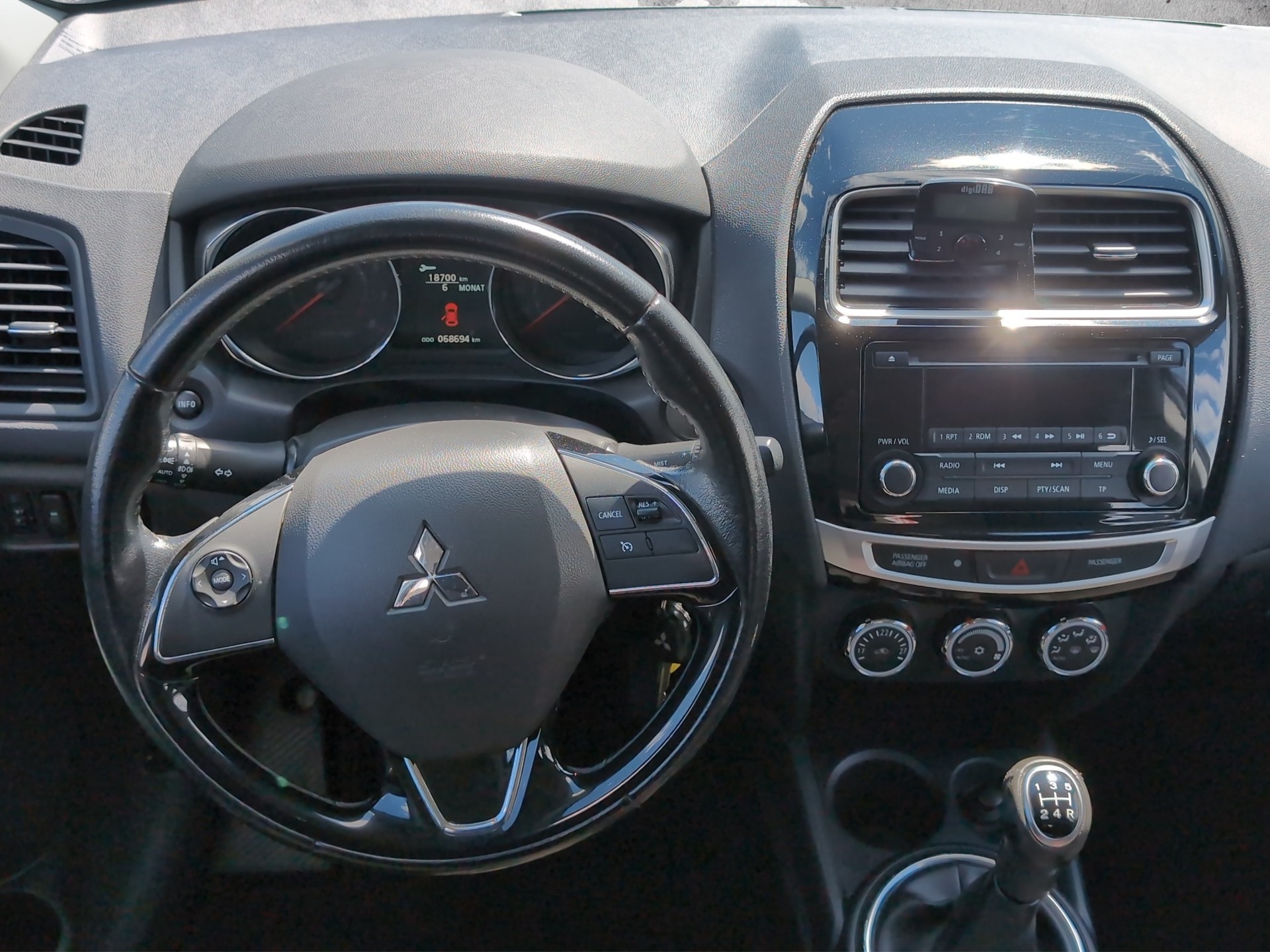 MITSUBISHI ASX 1.6 Value 2WD Edition-image-11