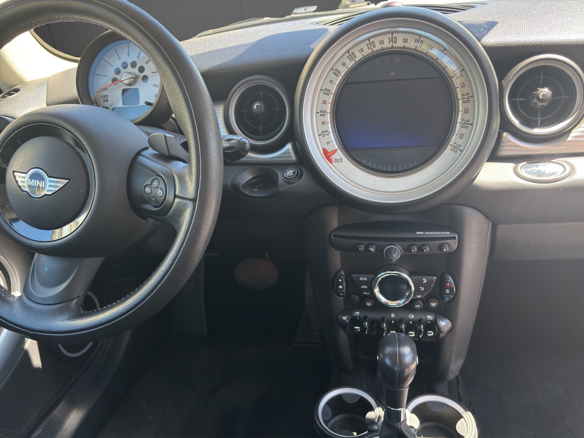 MINI R56 i Cooper 1.6, 122 PS-image-12