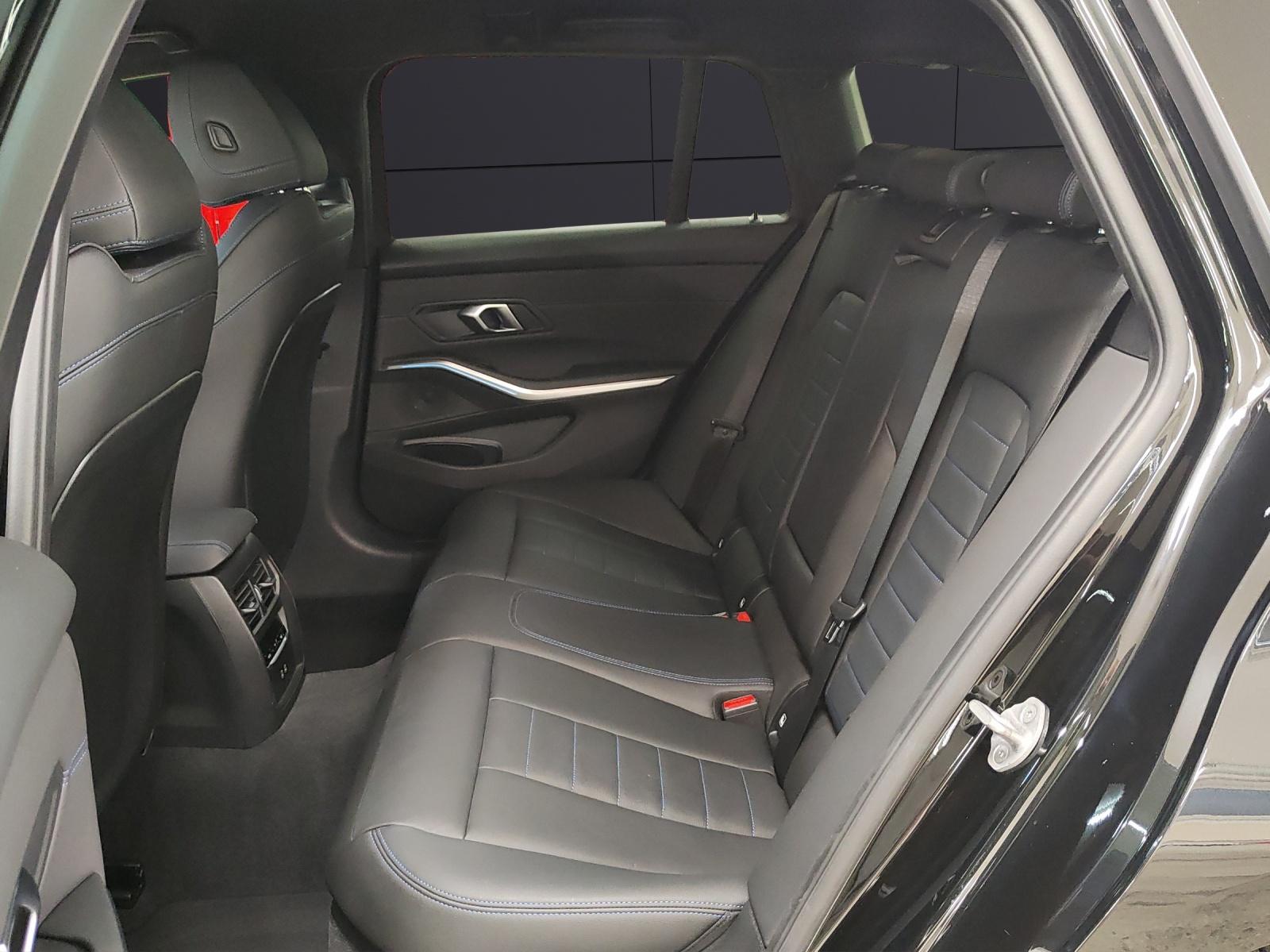 BMW 330e xDrive SAG Touring-image-17