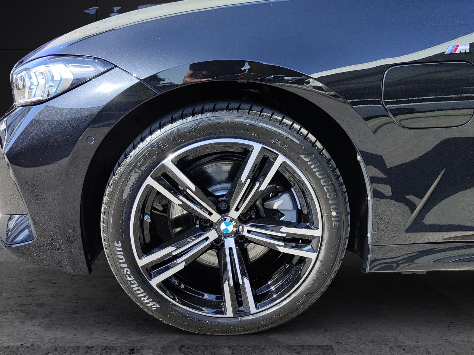 BMW 330e xDrive SAG Touring-image-8