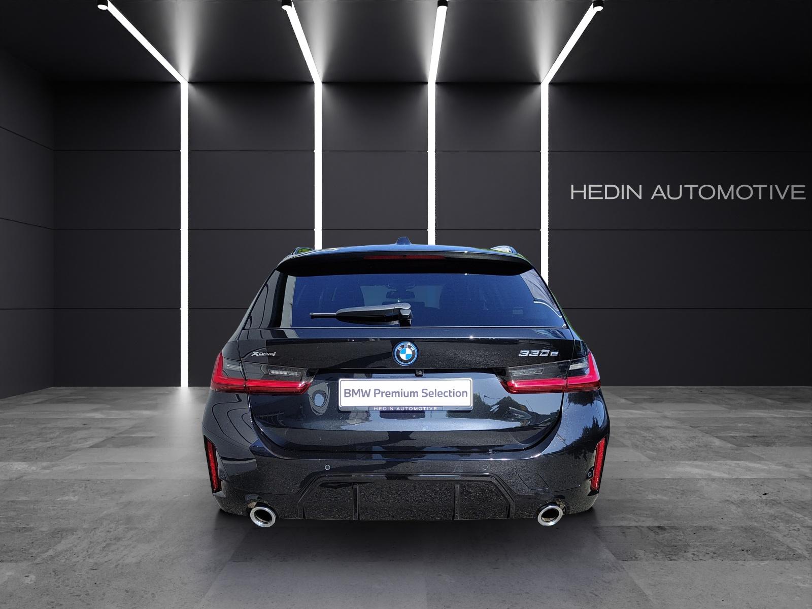 BMW 330e xDrive SAG Touring-image-4