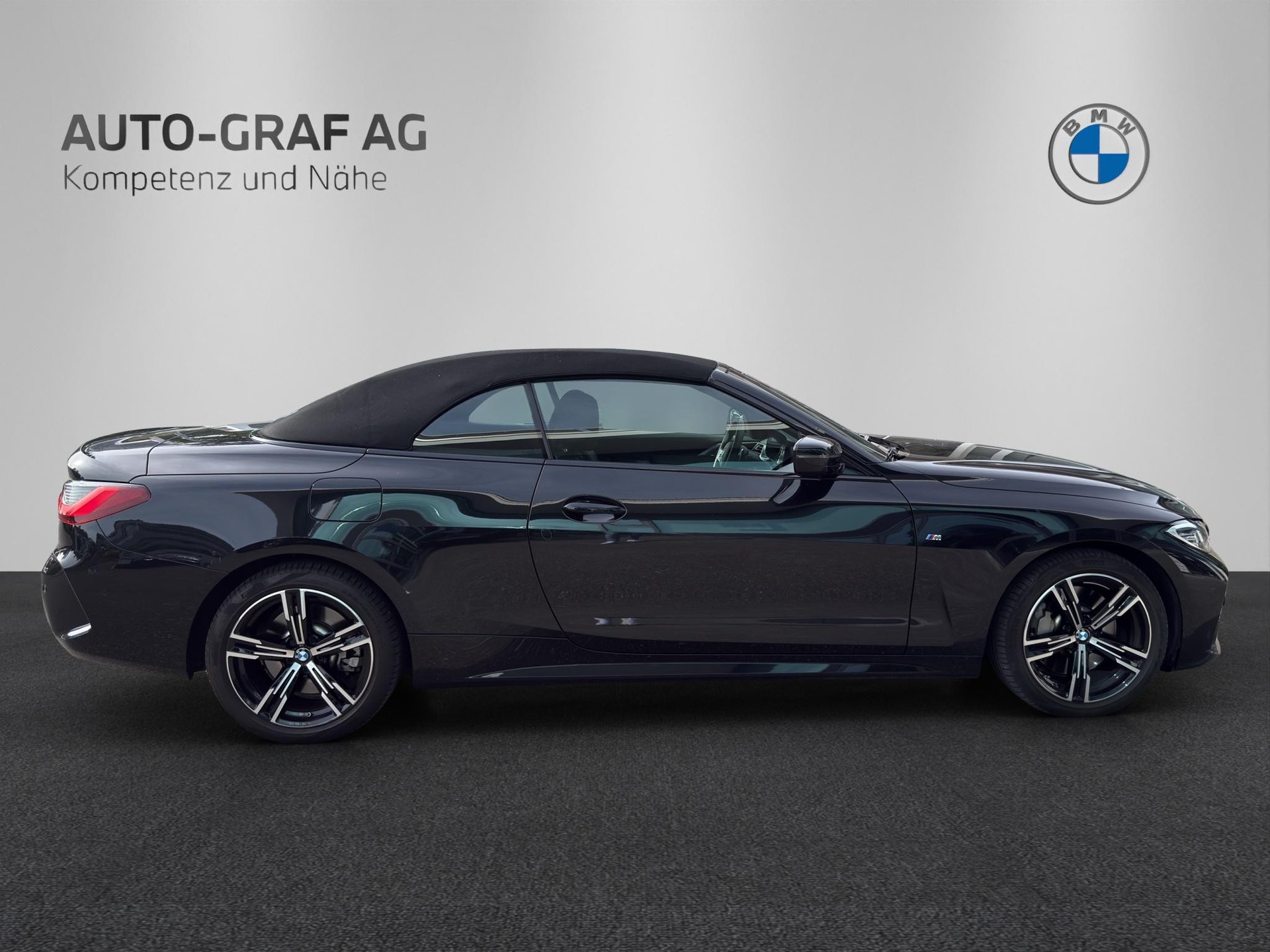 BMW 430i M Sport xDrive Cabrio-image-5