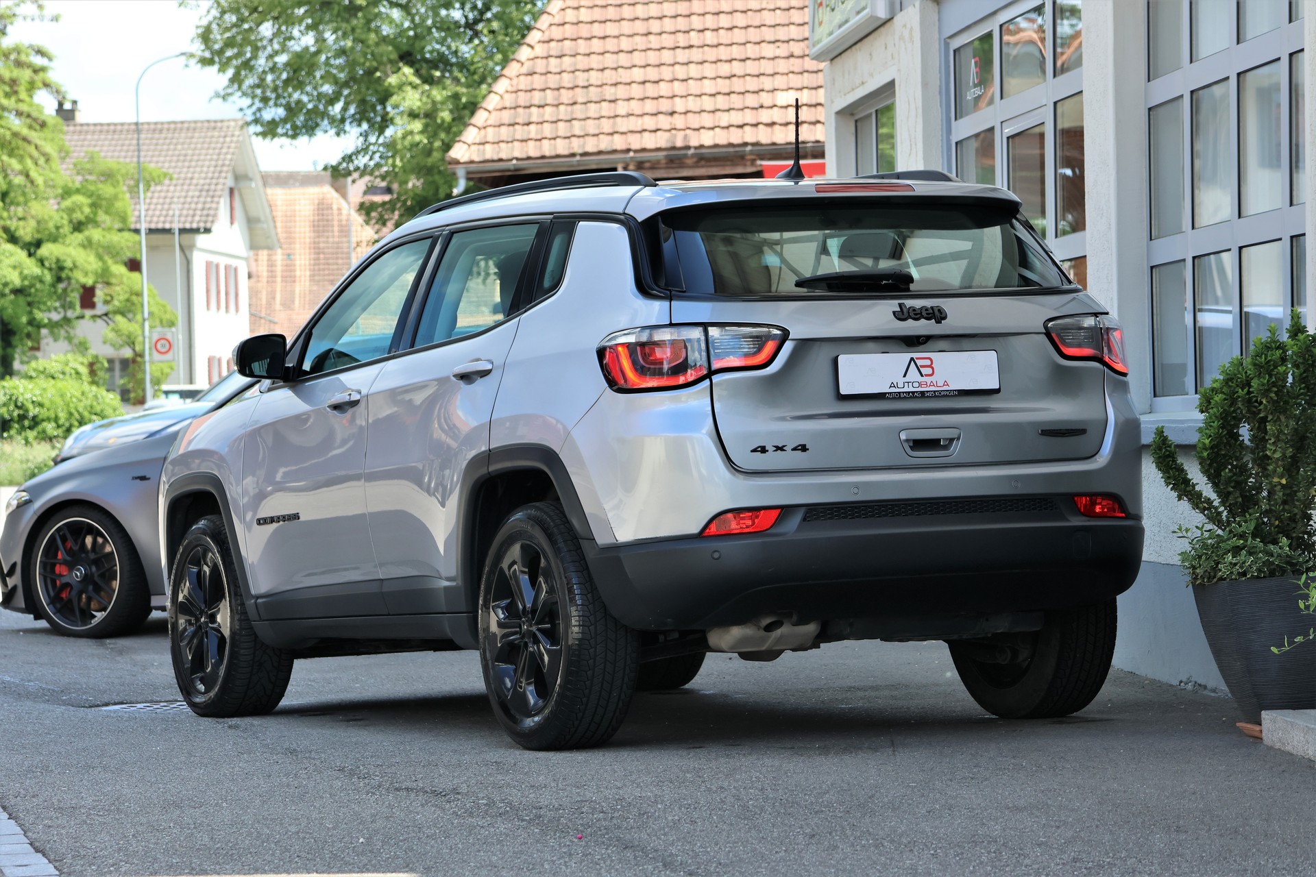 JEEP Compass 2.0CRD Limited AWD 9ATX-showroom-element-2