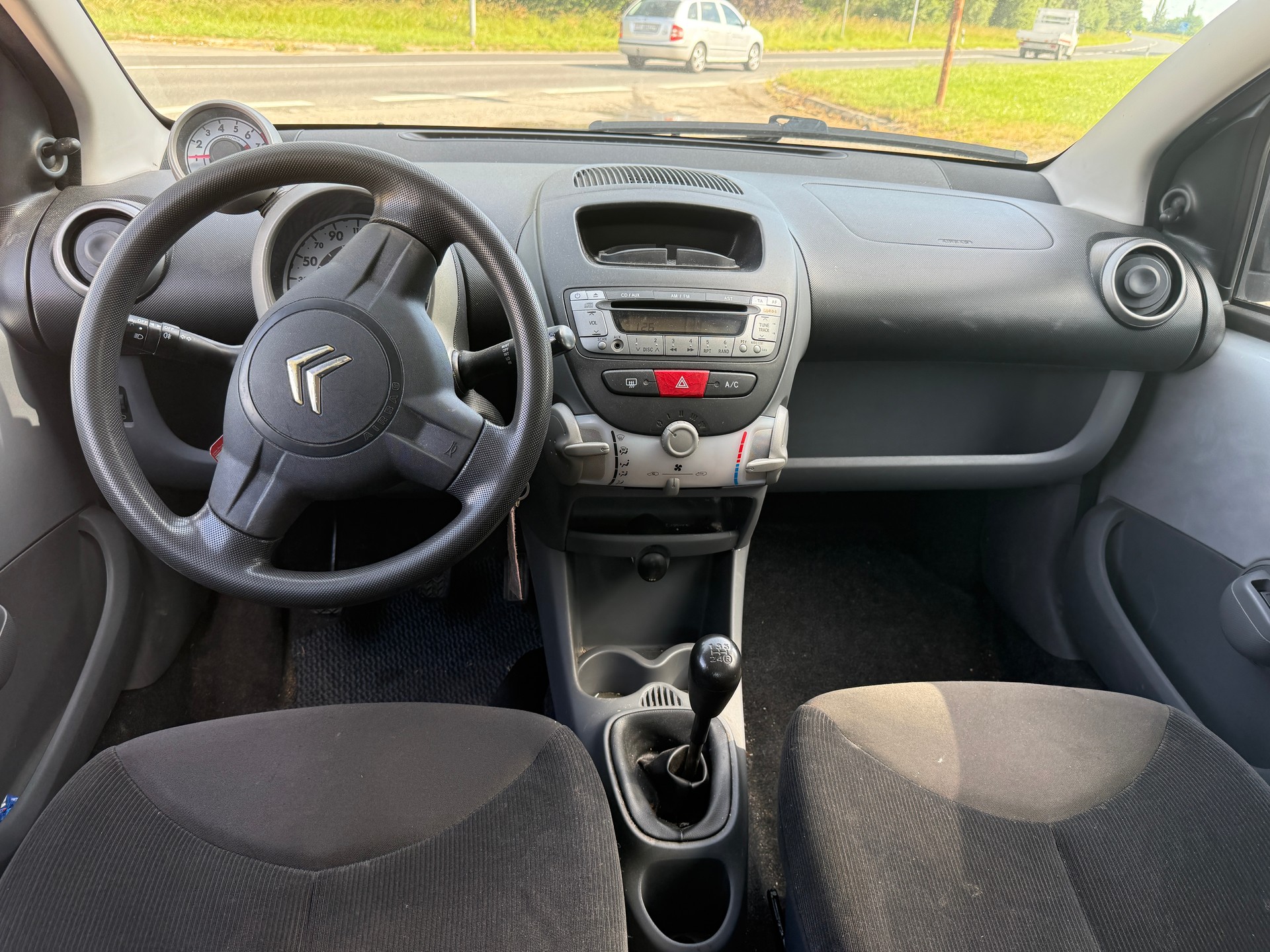 CITROEN C1 1.0i X-image-8