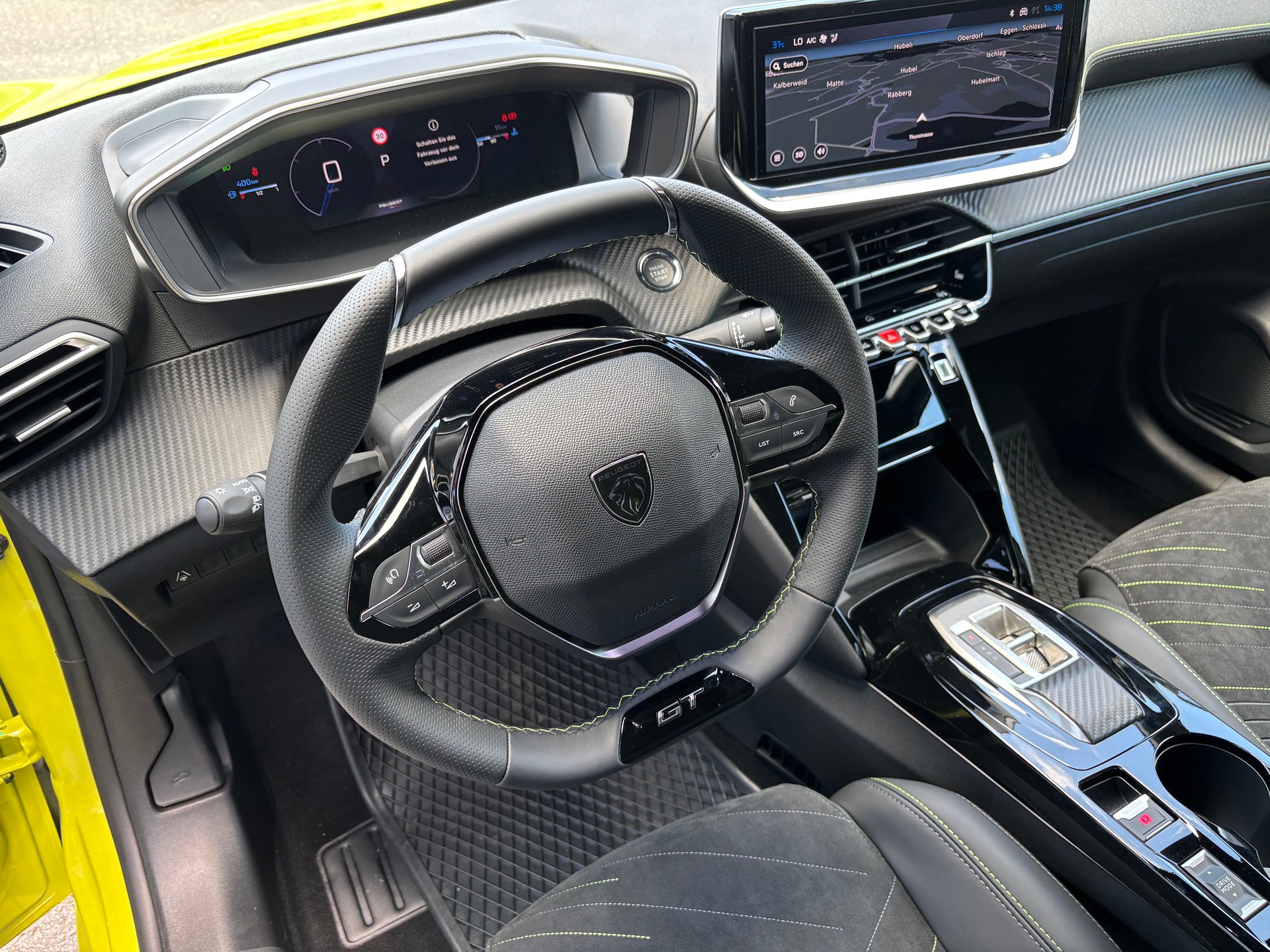 PEUGEOT 208 1.2 MHEV 145 GT-image-10