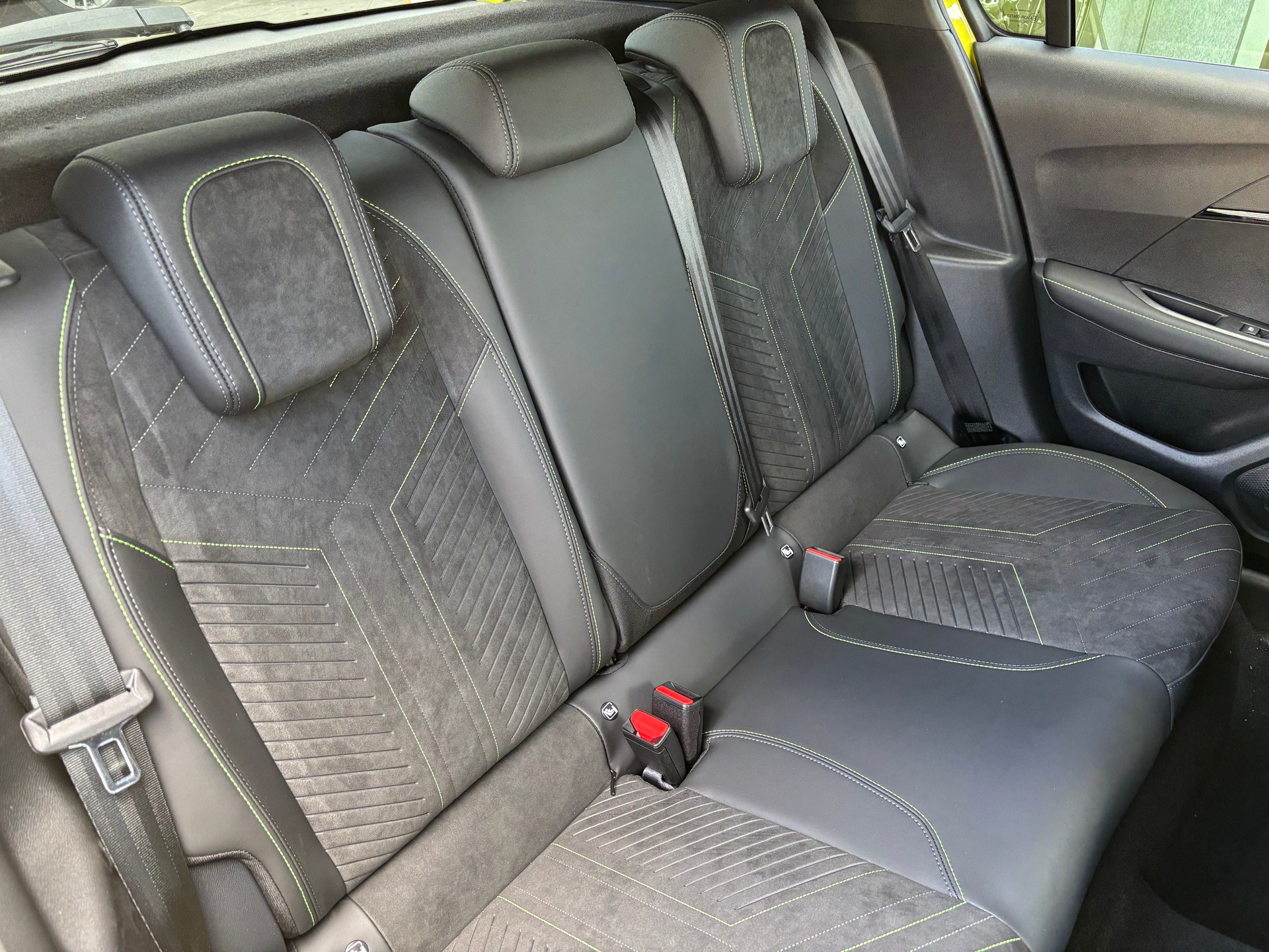 PEUGEOT 208 1.2 MHEV 145 GT-image-6