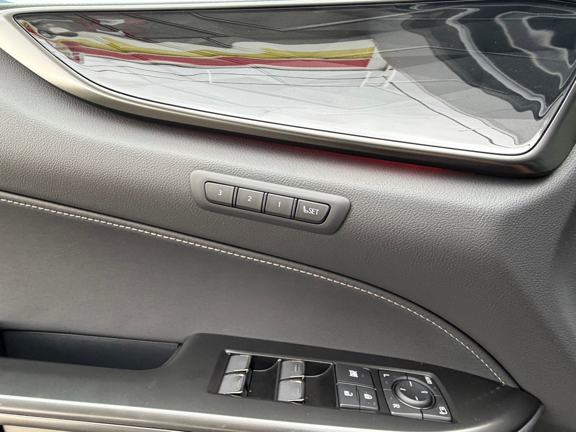 LEXUS NX 450h+ E-FOUR Comfort-image-13