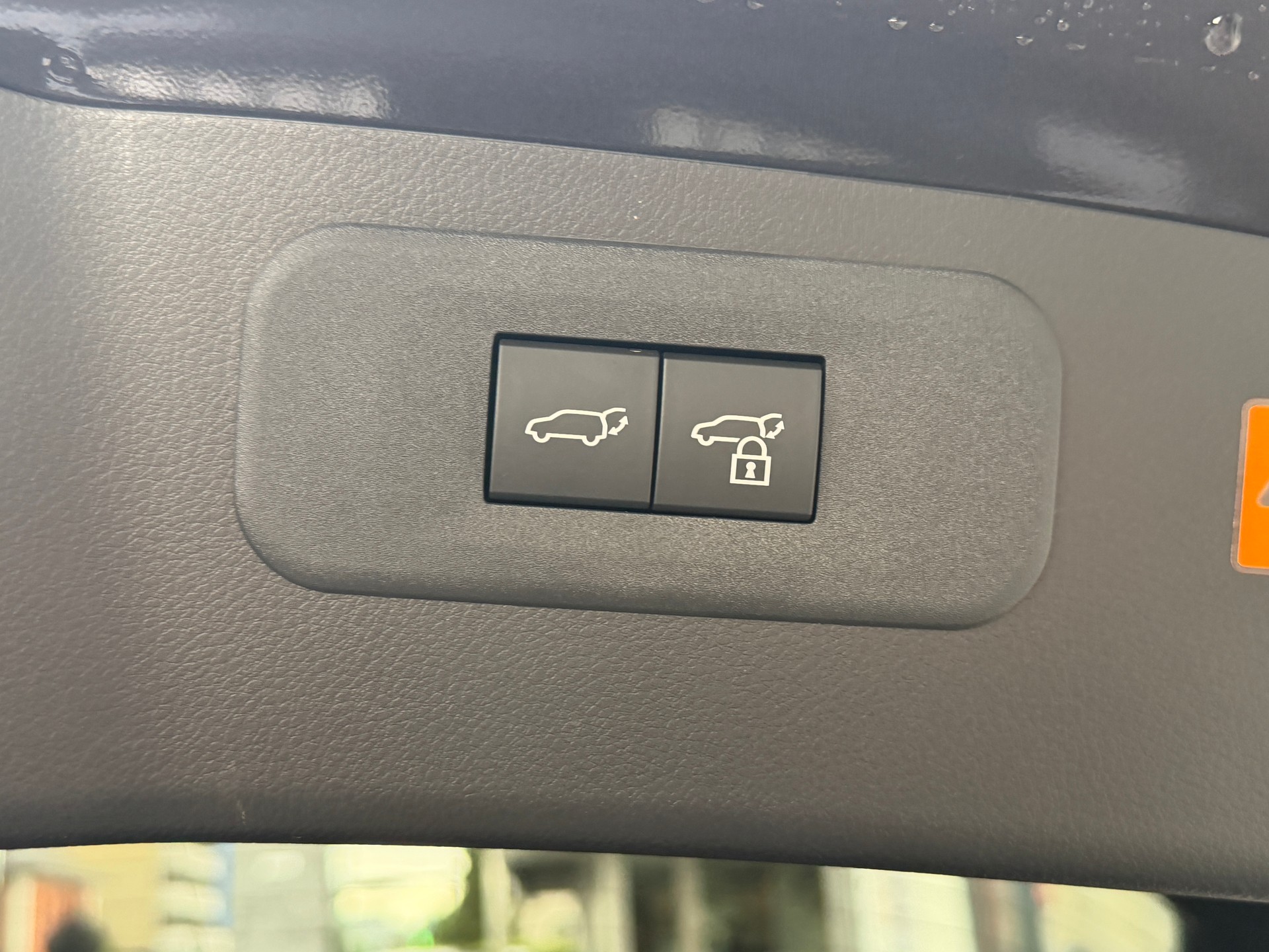 LEXUS NX 450h+ E-FOUR Comfort-image-6