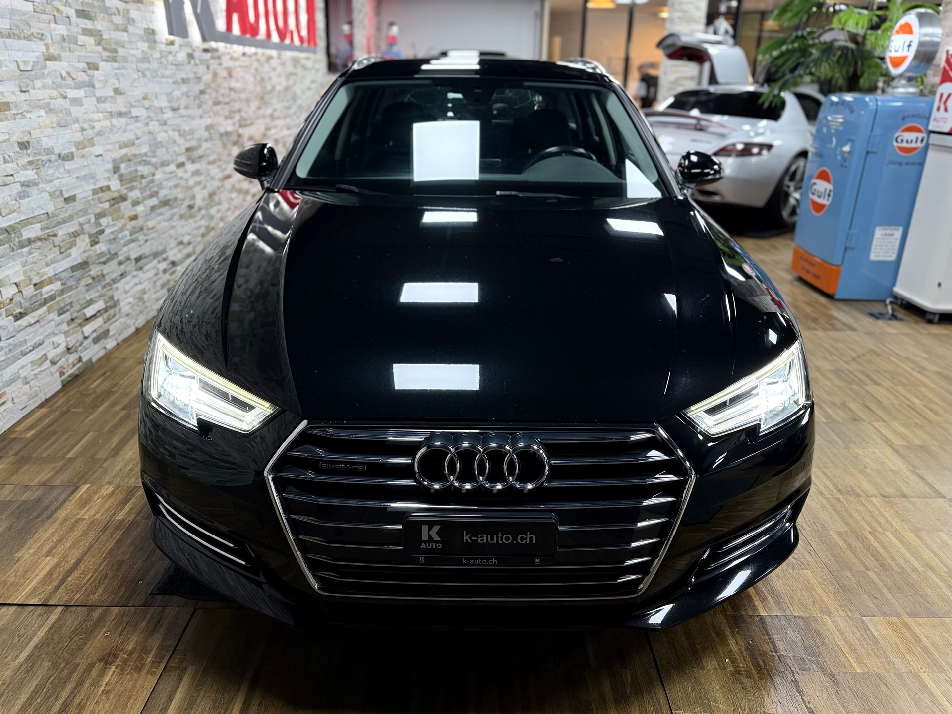 AUDI A4 Avant 2.0 TDI Design quattro S-tronic-image-5