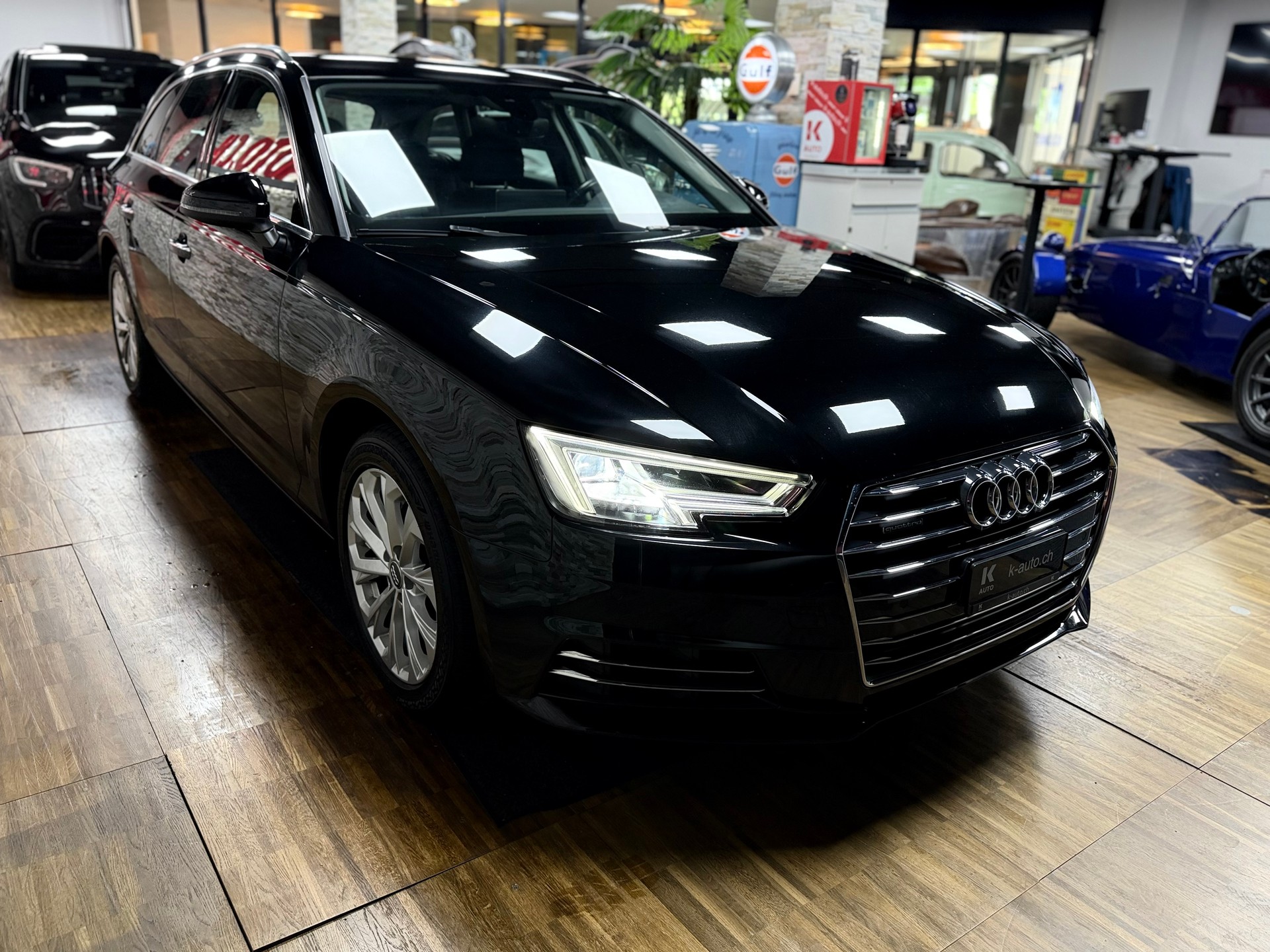 AUDI A4 Avant 2.0 TDI Design quattro S-tronic-image-6