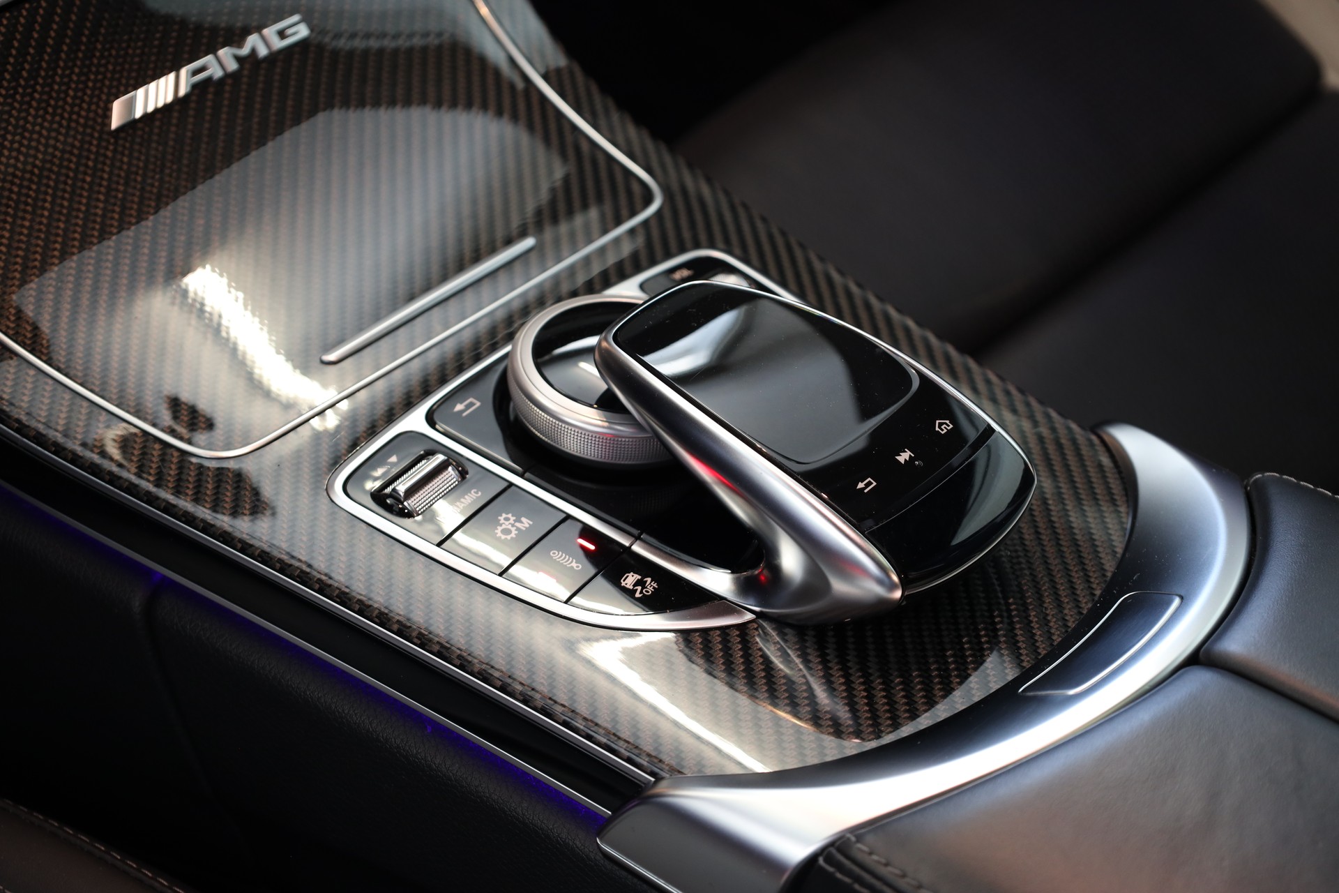 MERCEDES-BENZ C 63 S AMG 9G-tronic-image-17