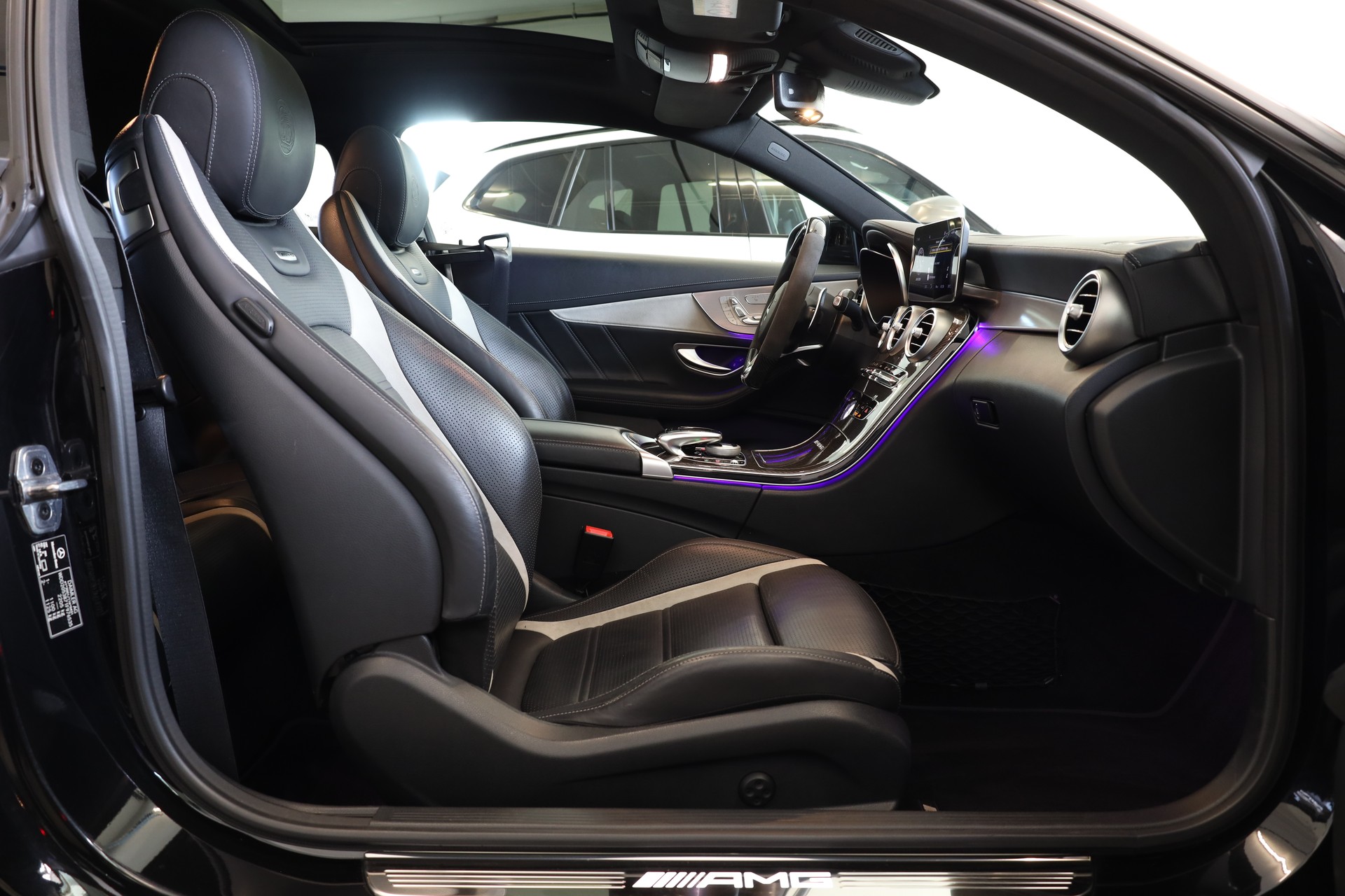 MERCEDES-BENZ C 63 S AMG 9G-tronic-image-14