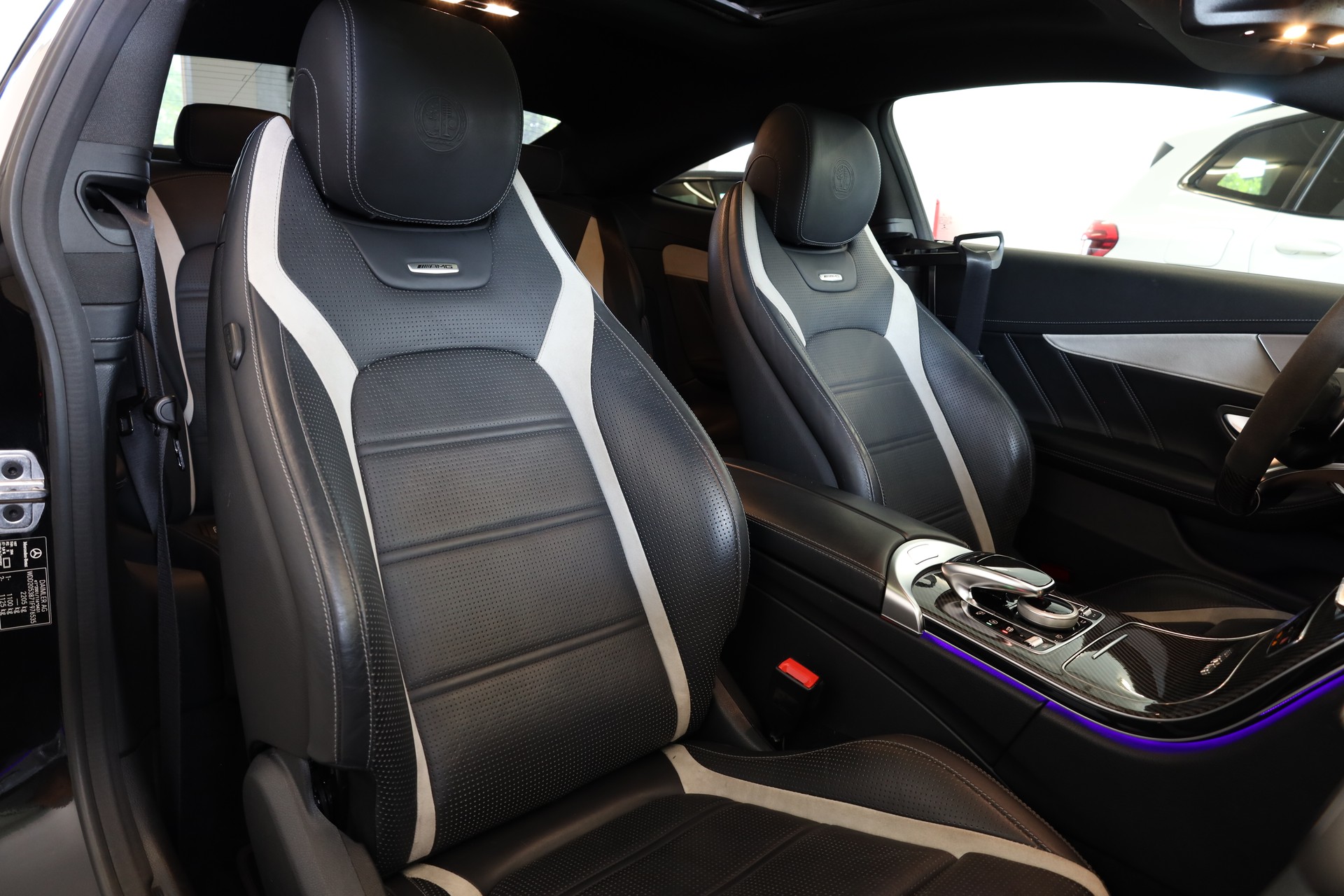 MERCEDES-BENZ C 63 S AMG 9G-tronic-image-18