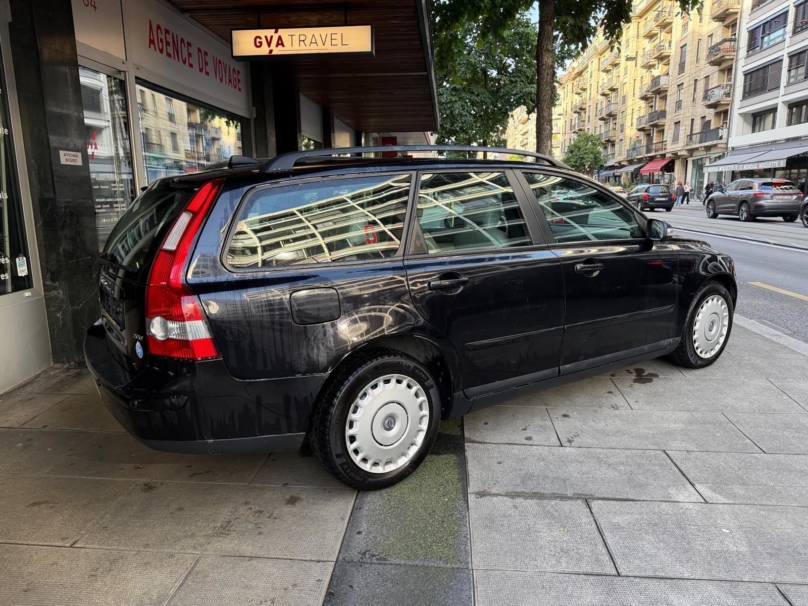 VOLVO V50 2.0D Momentum-image-4