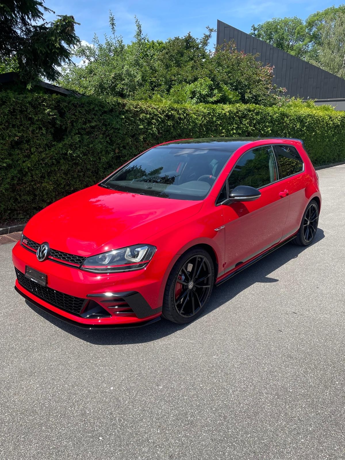 VW Golf 2.0 TSI GTI Clubsport S-image-2