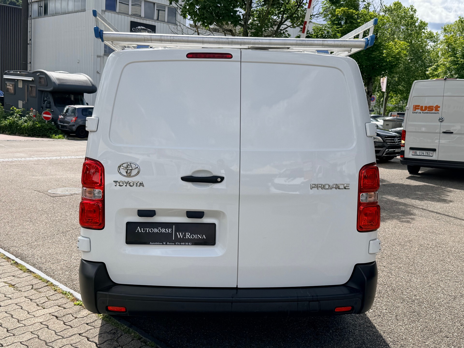 TOYOTA Proace 2.0D Panel Van Long Active-showroom-element-3