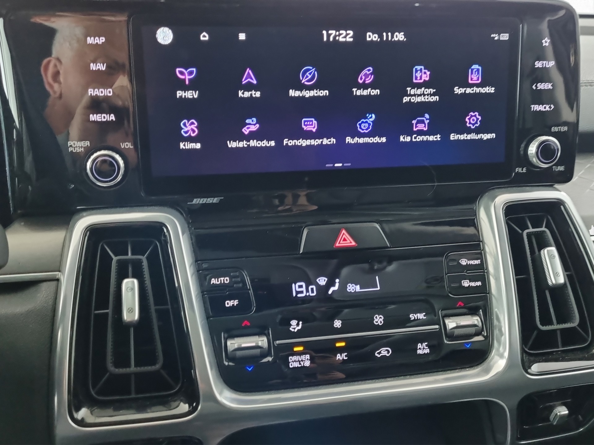 KIA Sorento 1.6 T-GDi PHEV AWD Style-image-13