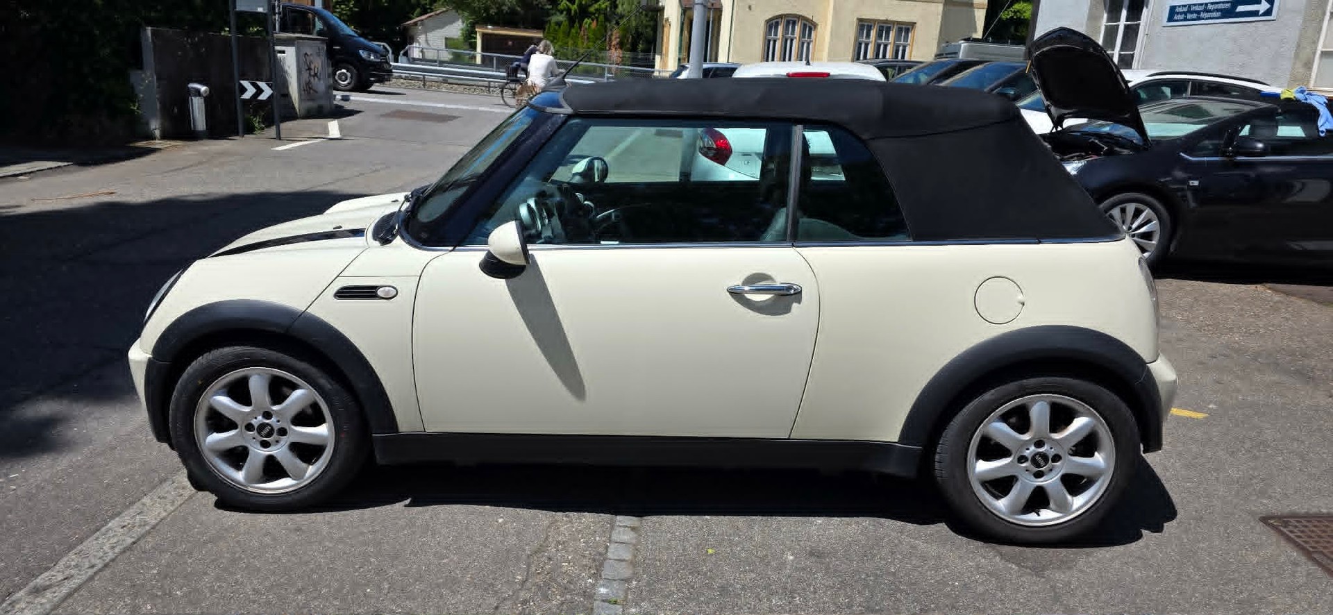 MINI Cooper Cabriolet-showroom-element-2