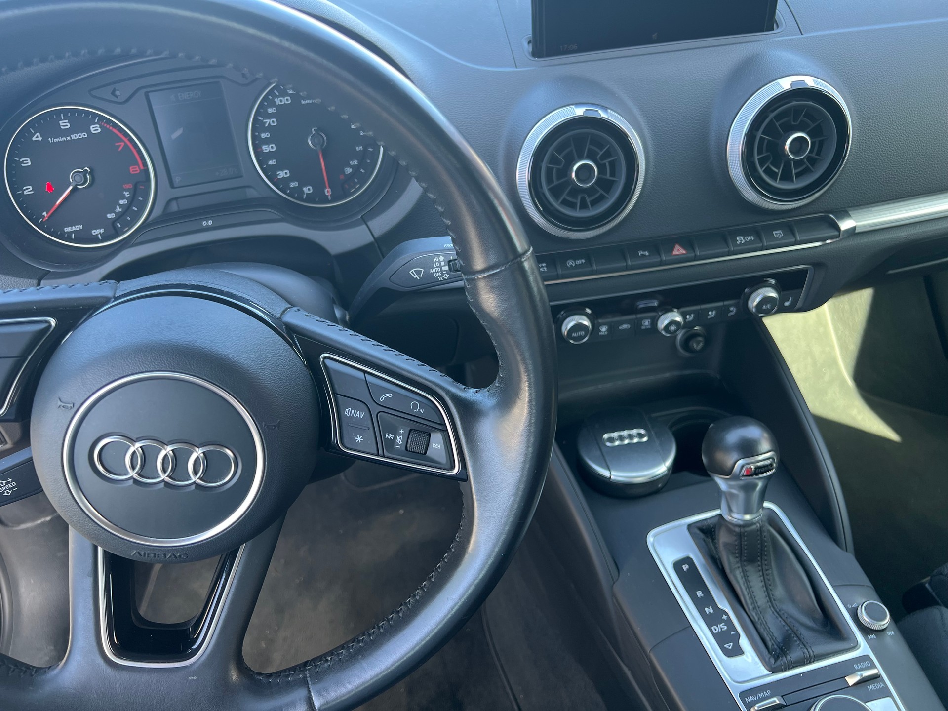 AUDI A3 Sportback 2.0 TFSI quattro S-tronic AB MFK-image-15