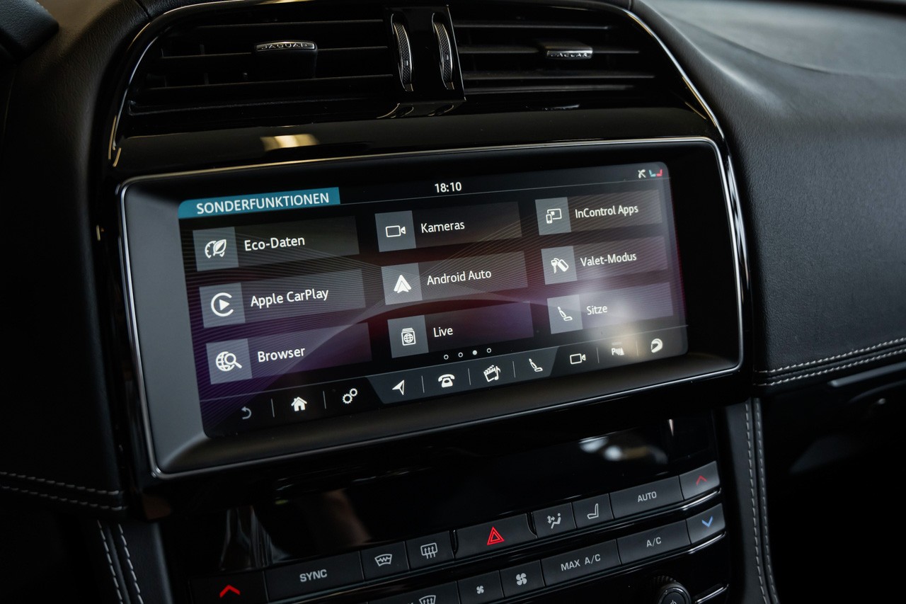 JAGUAR F-Pace 5.0 V8 SVR AWD Automatik-image-25