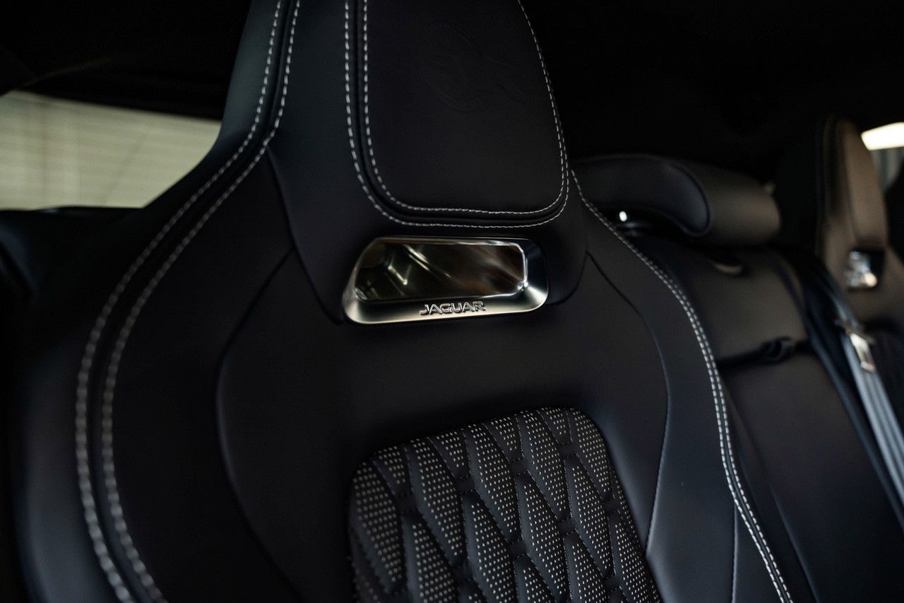 JAGUAR F-Pace 5.0 V8 SVR AWD Automatik-image-18