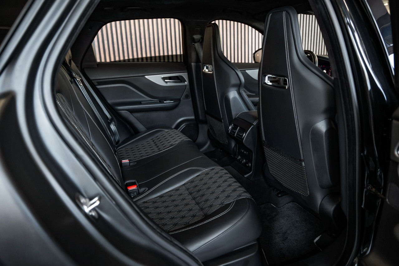 JAGUAR F-Pace 5.0 V8 SVR AWD Automatik-image-19