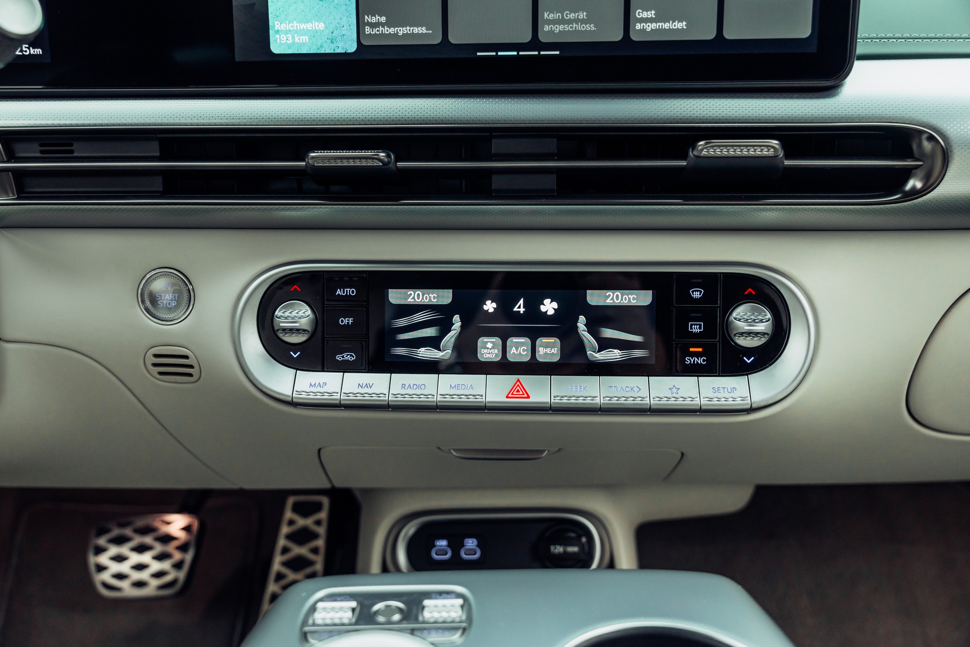 GENESIS GV60 77.4 kWh Sport Plus AWD-image-15
