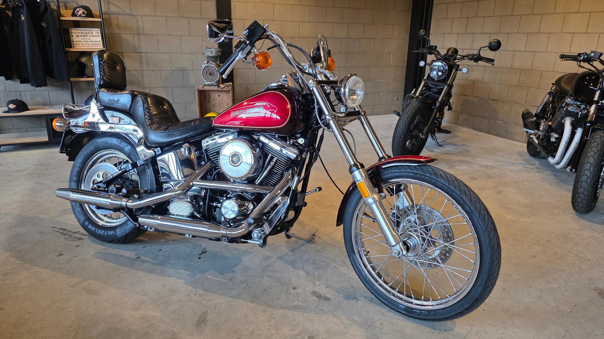 HARLEY-DAVIDSON FXSTC Softail Custom-image-0