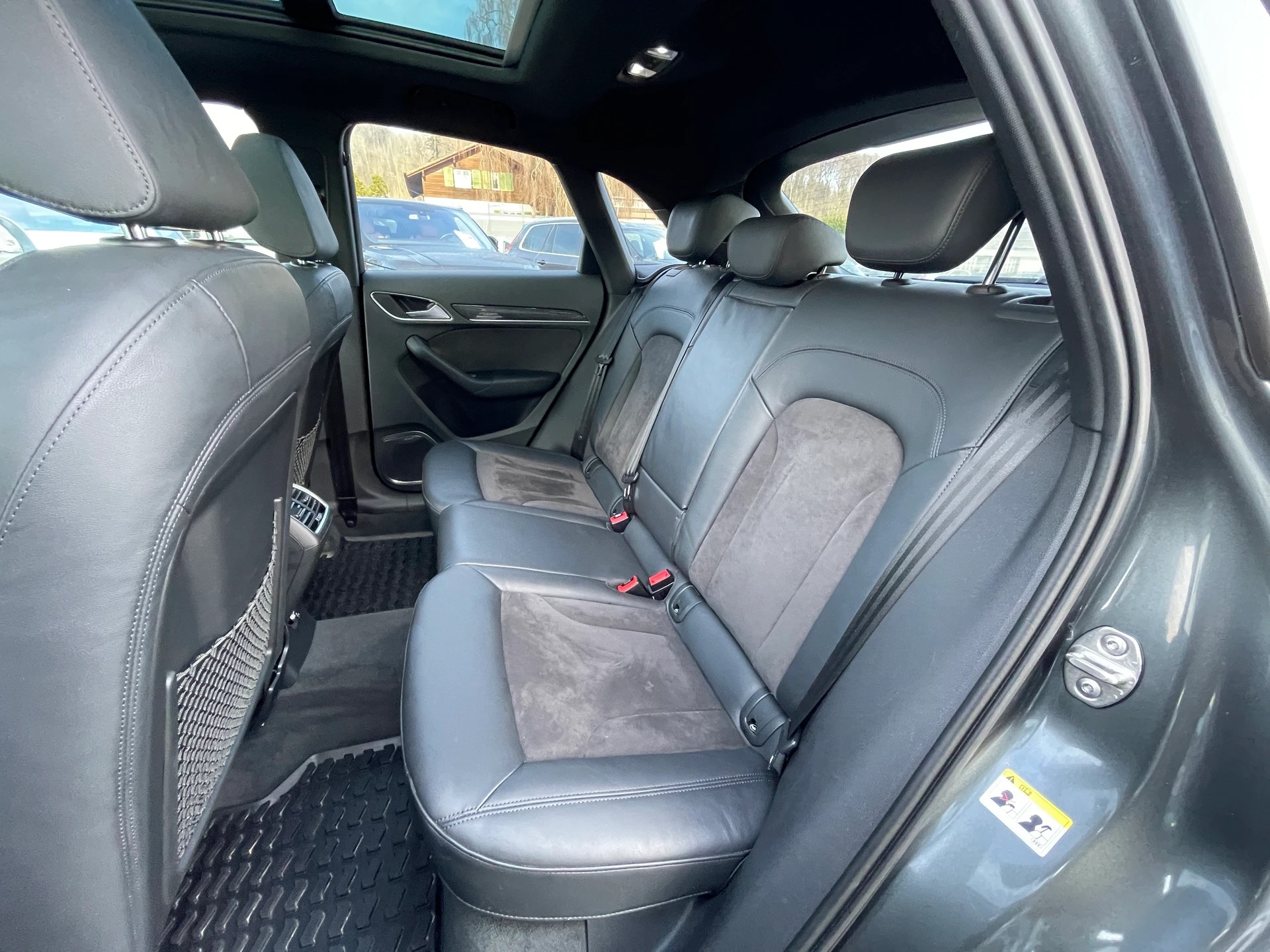 AUDI RS Q3 2.5 TFSI performance quattro S-tronic-image-13