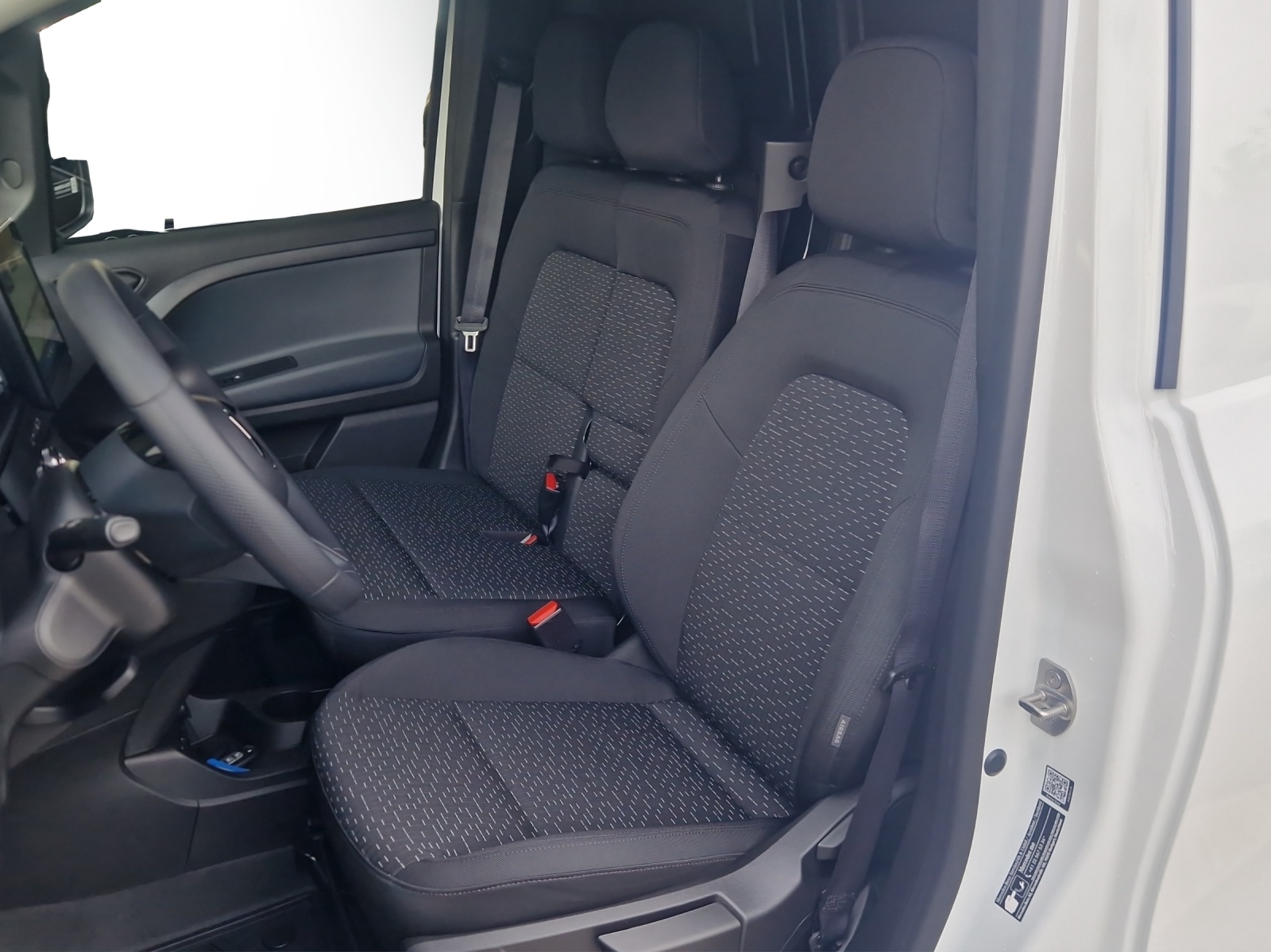 MERCEDES-BENZ eCitan 45kWh Worker Pro-image-10