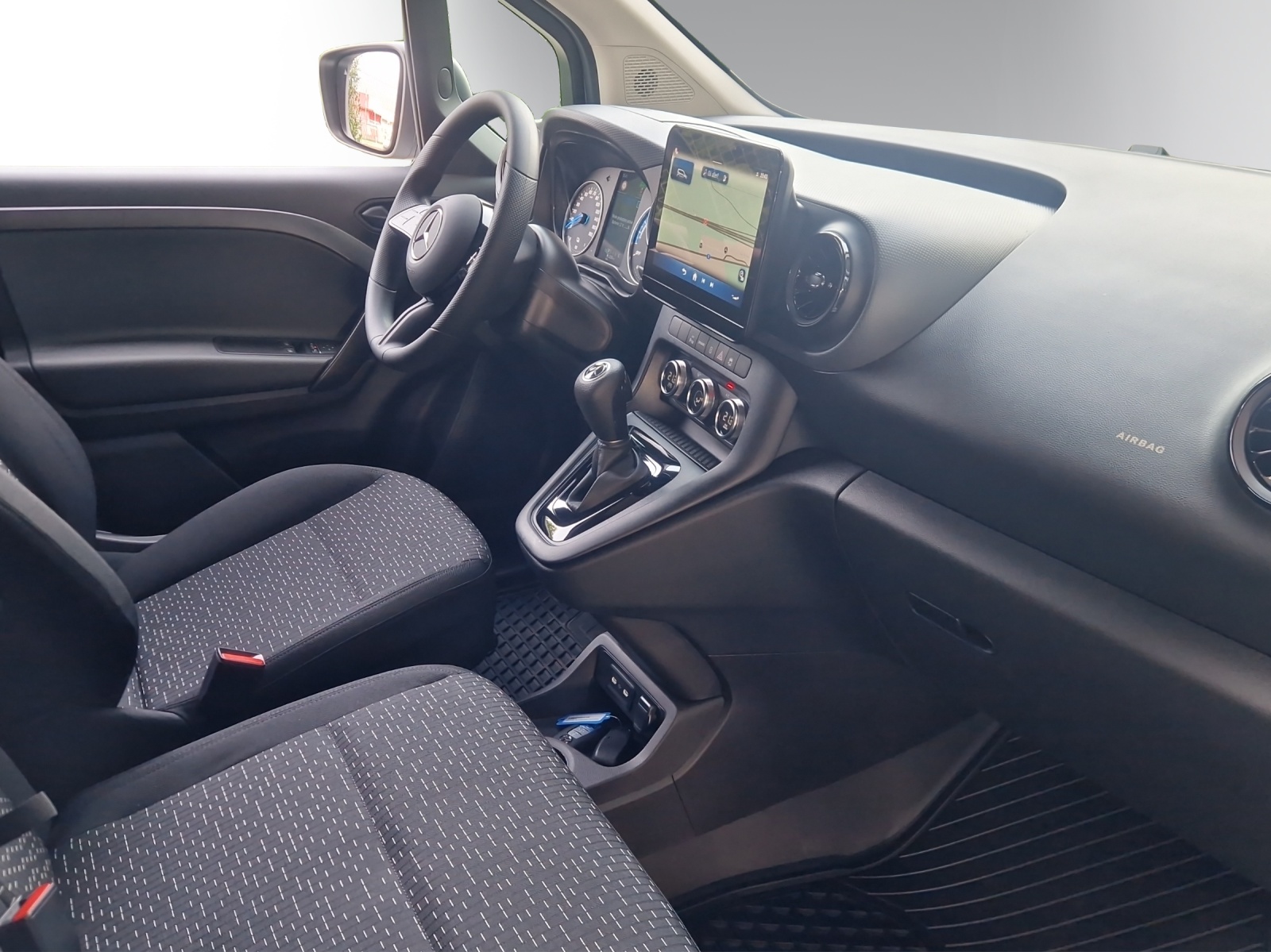 MERCEDES-BENZ eCitan 45kWh Worker Pro-image-7