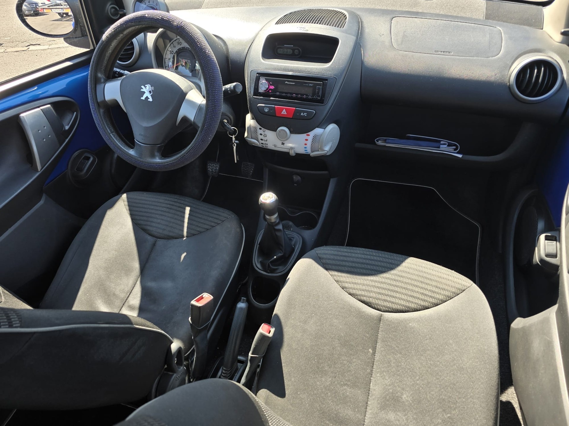 PEUGEOT 107 1.0 Active-image-11