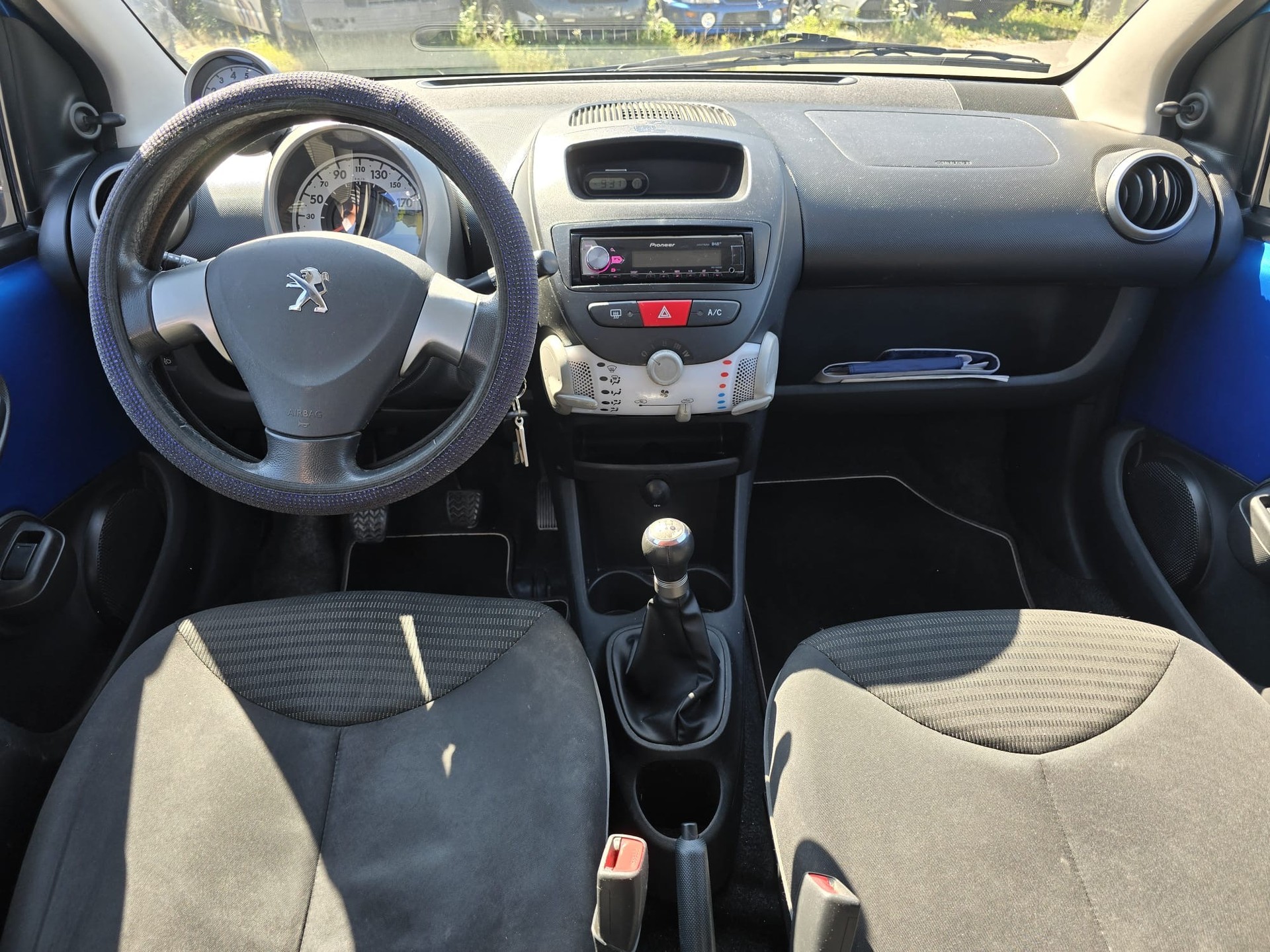 PEUGEOT 107 1.0 Active-image-10
