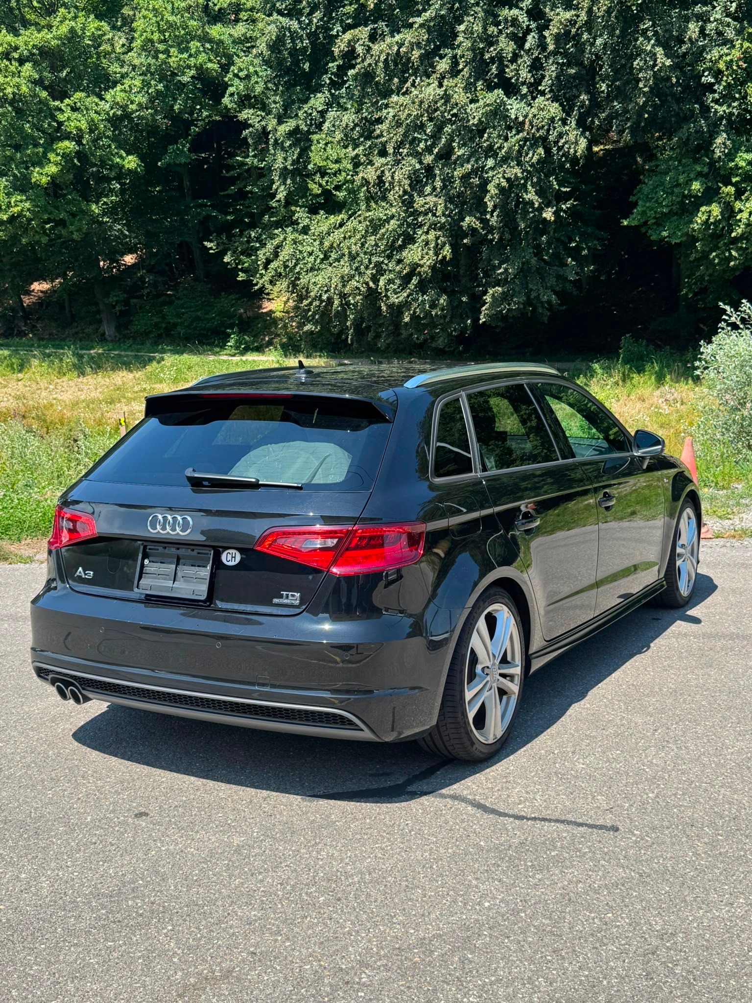 AUDI A3 Sportback 2.0 TDI Attraction quattro S-tronic-image-3