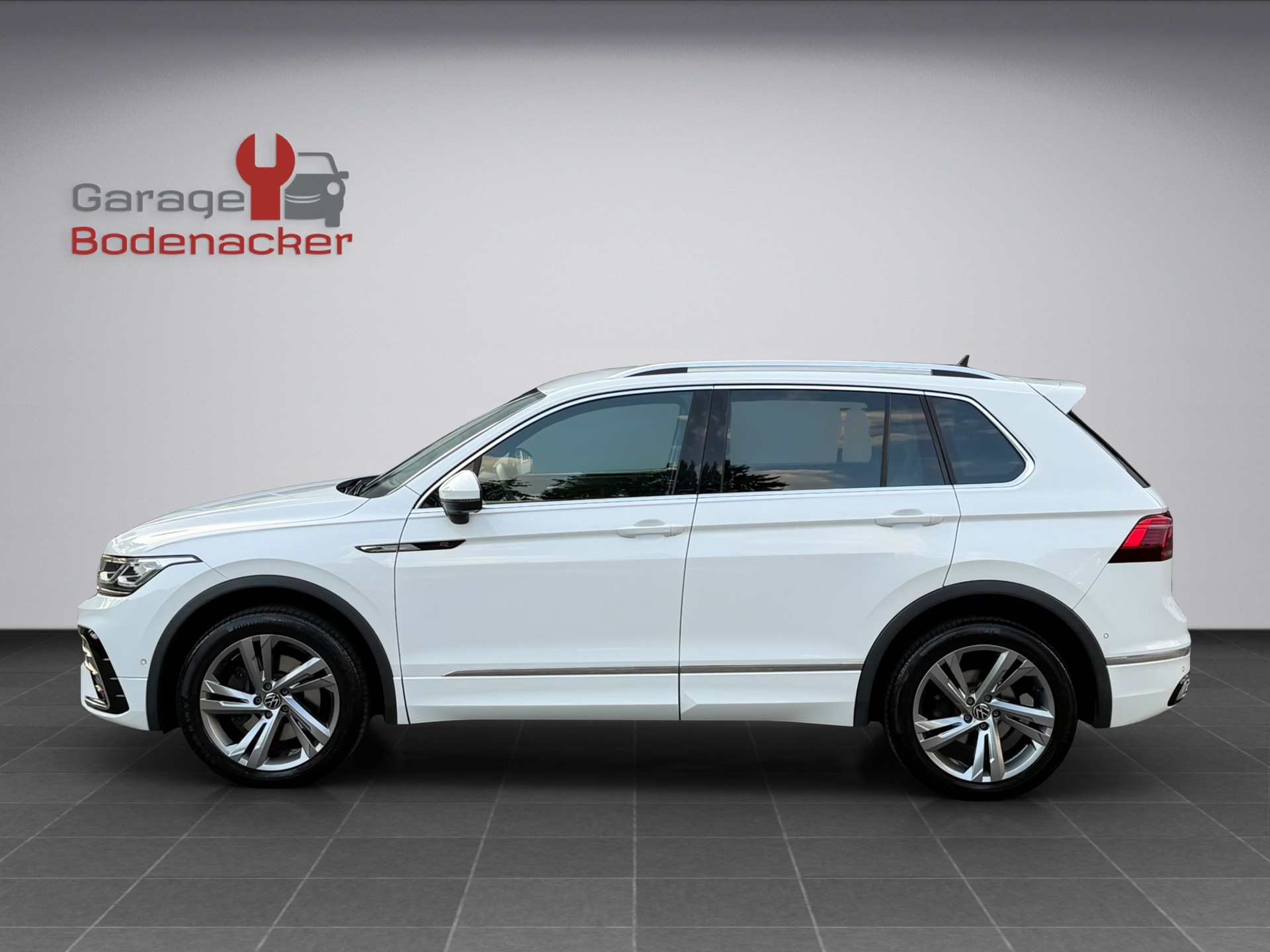 VW Tiguan 2.0 TDI SCR R-Line 4Motion DSG * Facelift * 200PS * R Line * Highline *-showroom-element-2