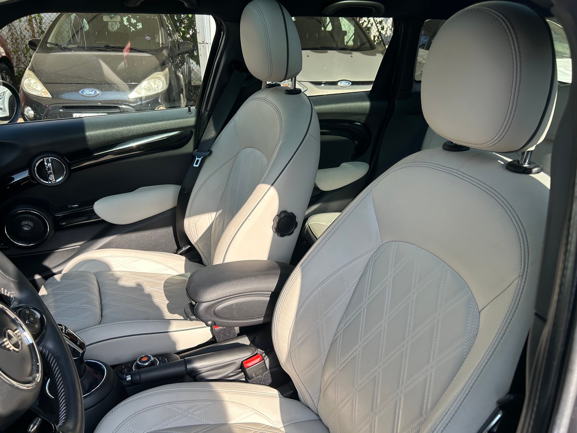 MINI Coopers S Steptronic DKG Trafalgar-image-11