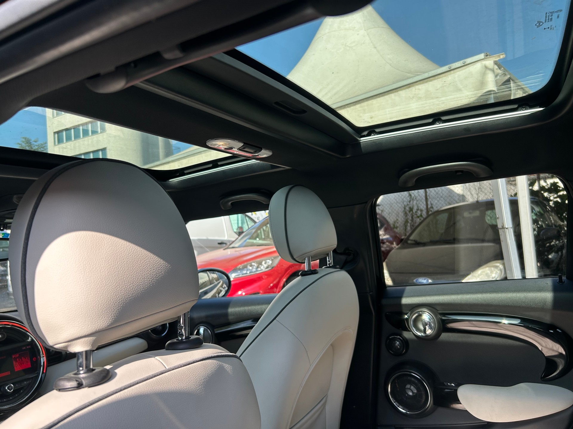 MINI Coopers S Steptronic DKG Trafalgar-image-9