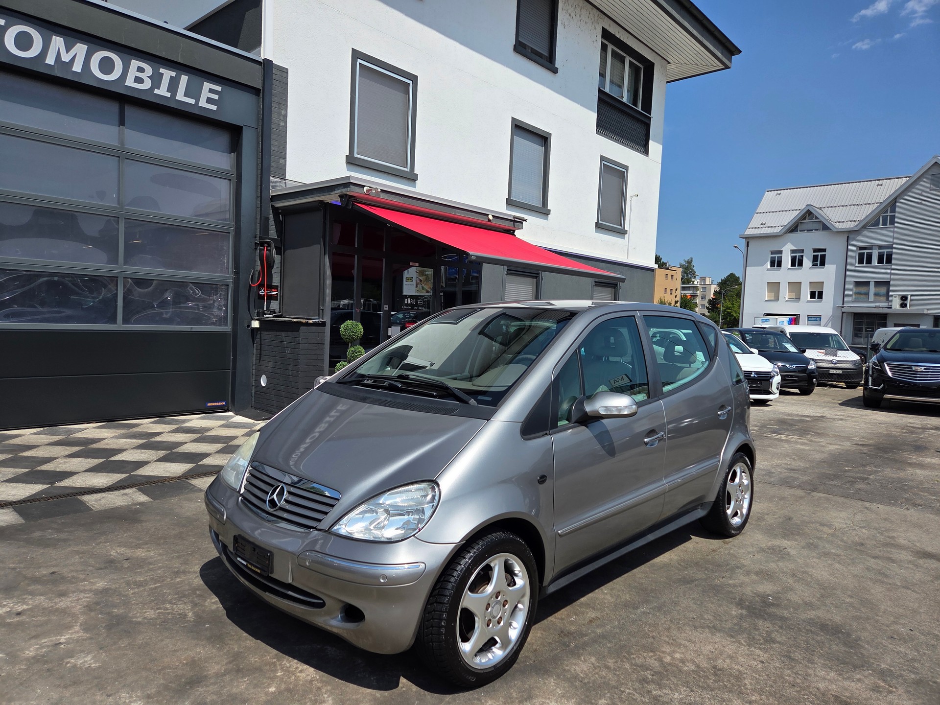 MERCEDES-BENZ A 190 L Elégance-showroom-element-2
