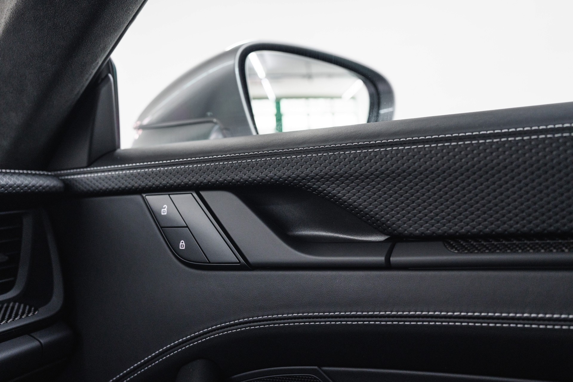 PORSCHE 911 GT3 Touring PDK-image-18
