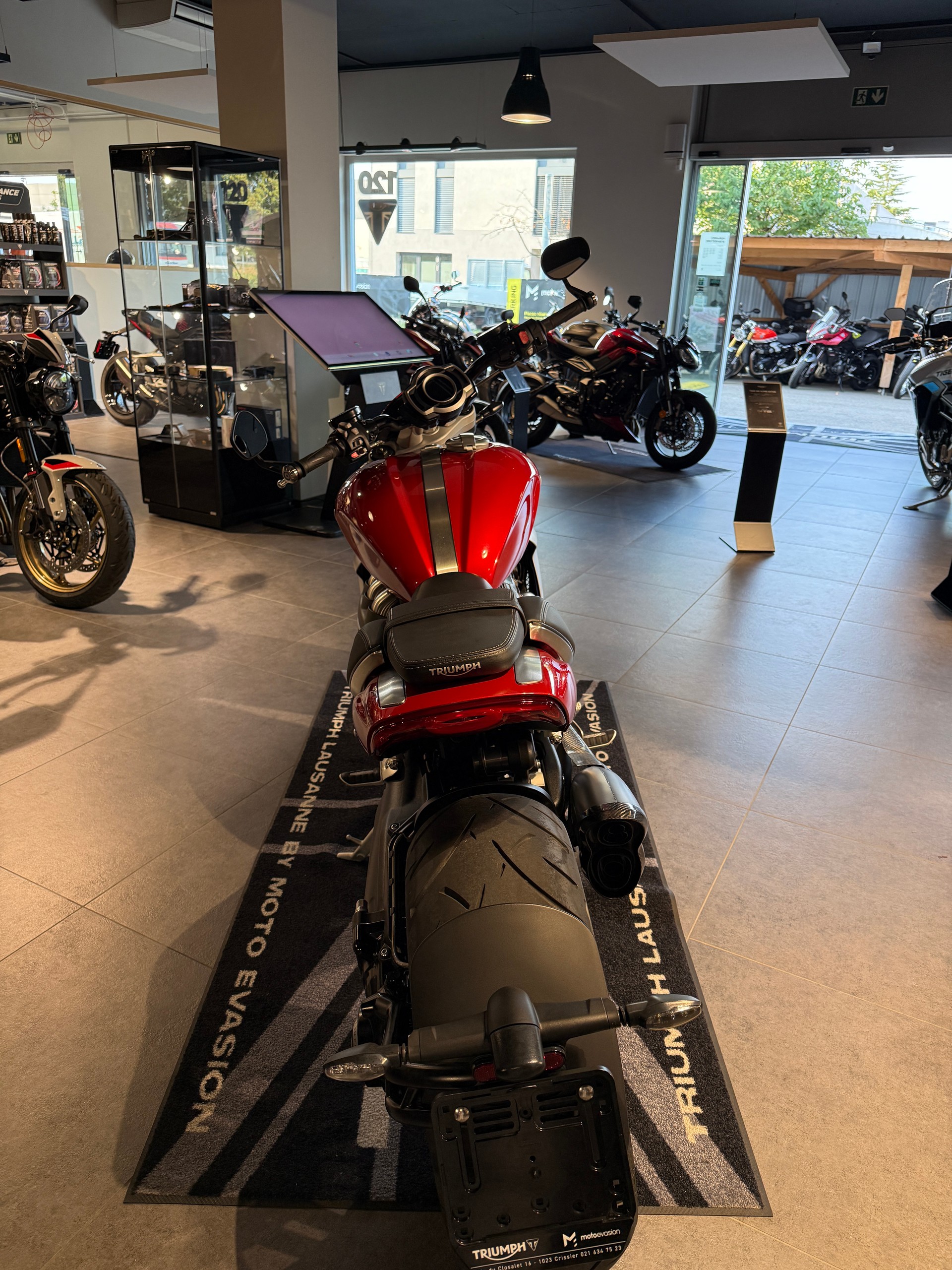 TRIUMPH Rocket 3 R-showroom-element-3