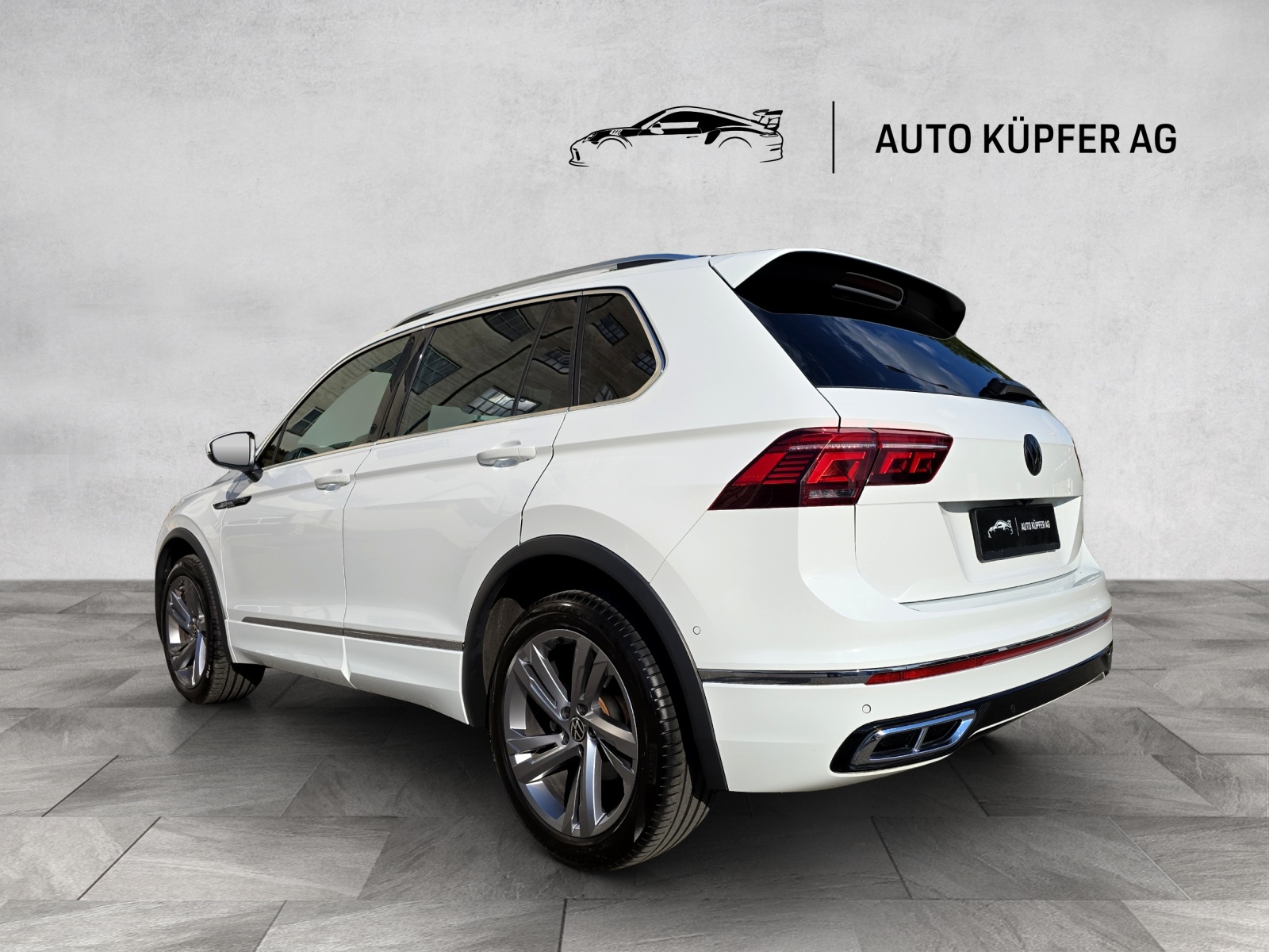 VW Tiguan 2.0 TDI SCR R-Line 4Motion DSG-showroom-element-3
