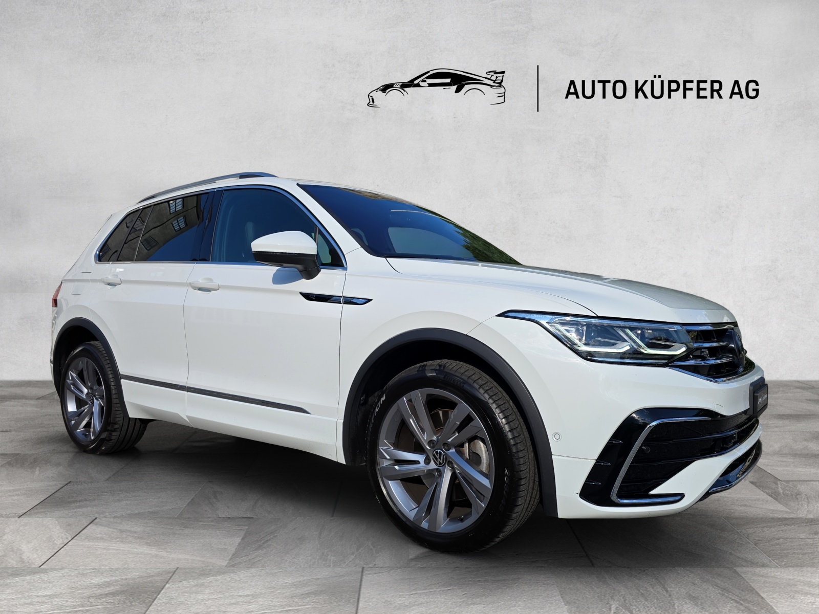 VW Tiguan 2.0 TDI SCR R-Line 4Motion DSG-showroom-element-1
