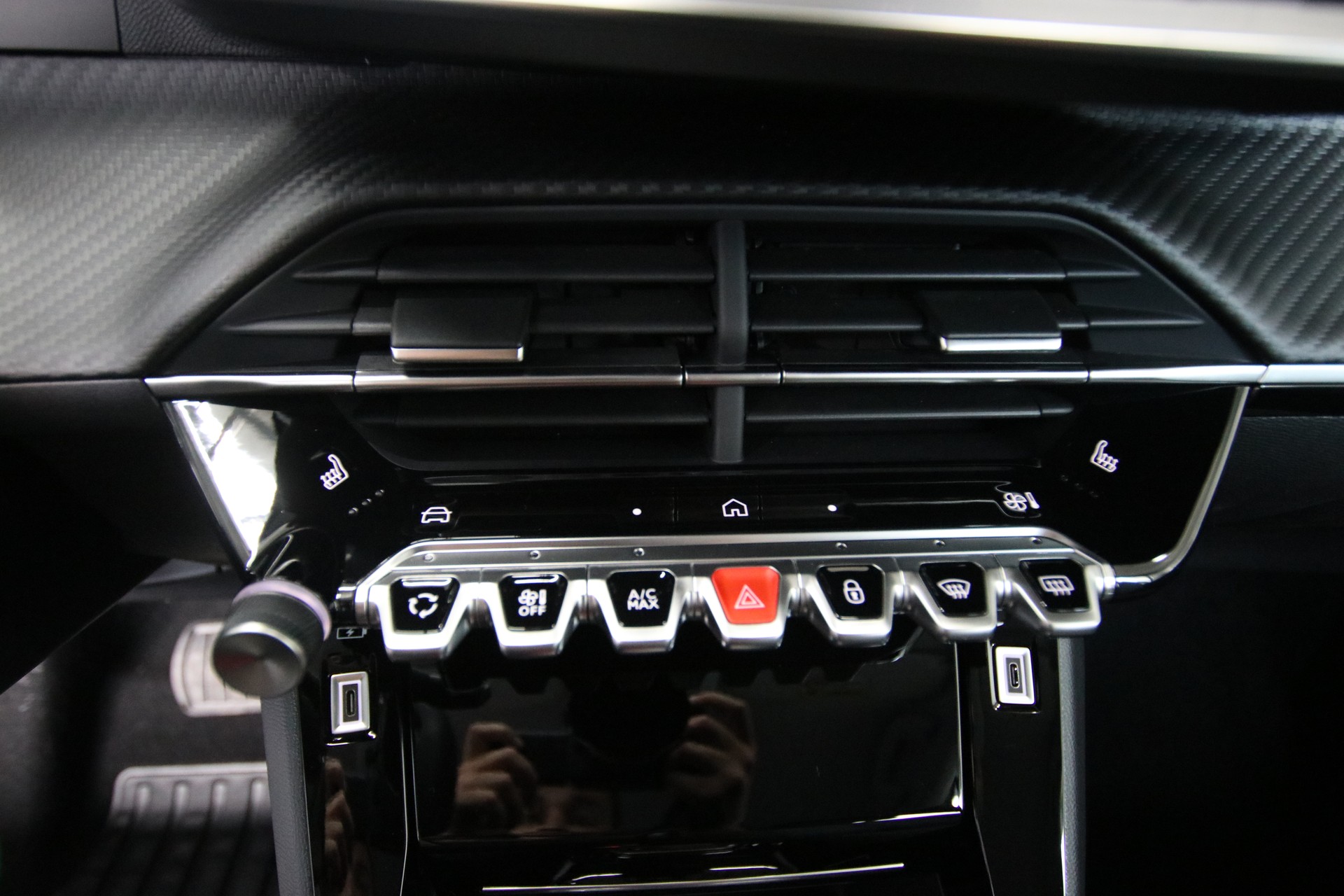PEUGEOT 208 1.2 MHEV 110 Allure Premium *Werksgarantie bis 01.2030*-image-21