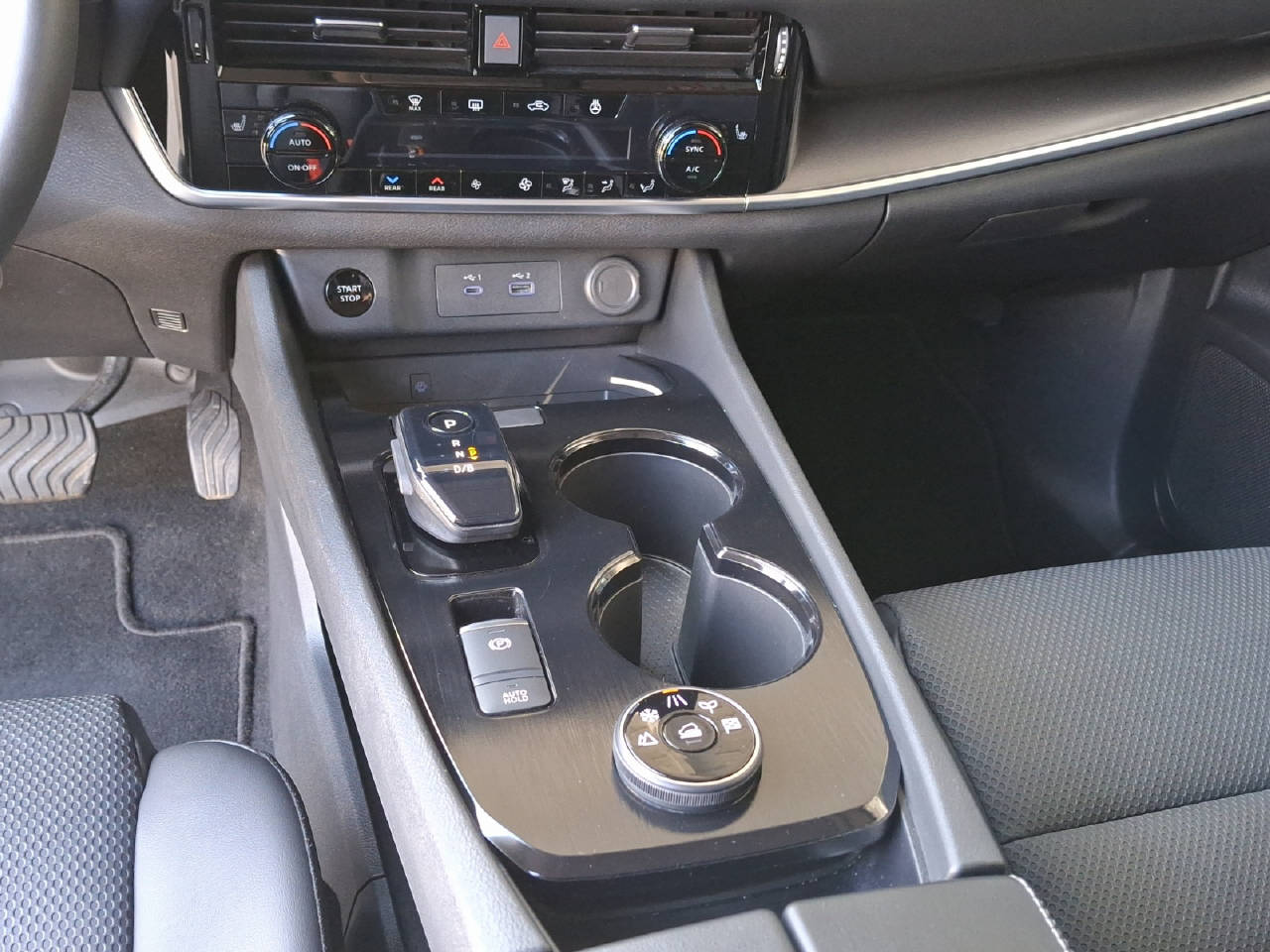 NISSAN X-Trail 1.5 VC-T N-Trek e-4orce-image-8
