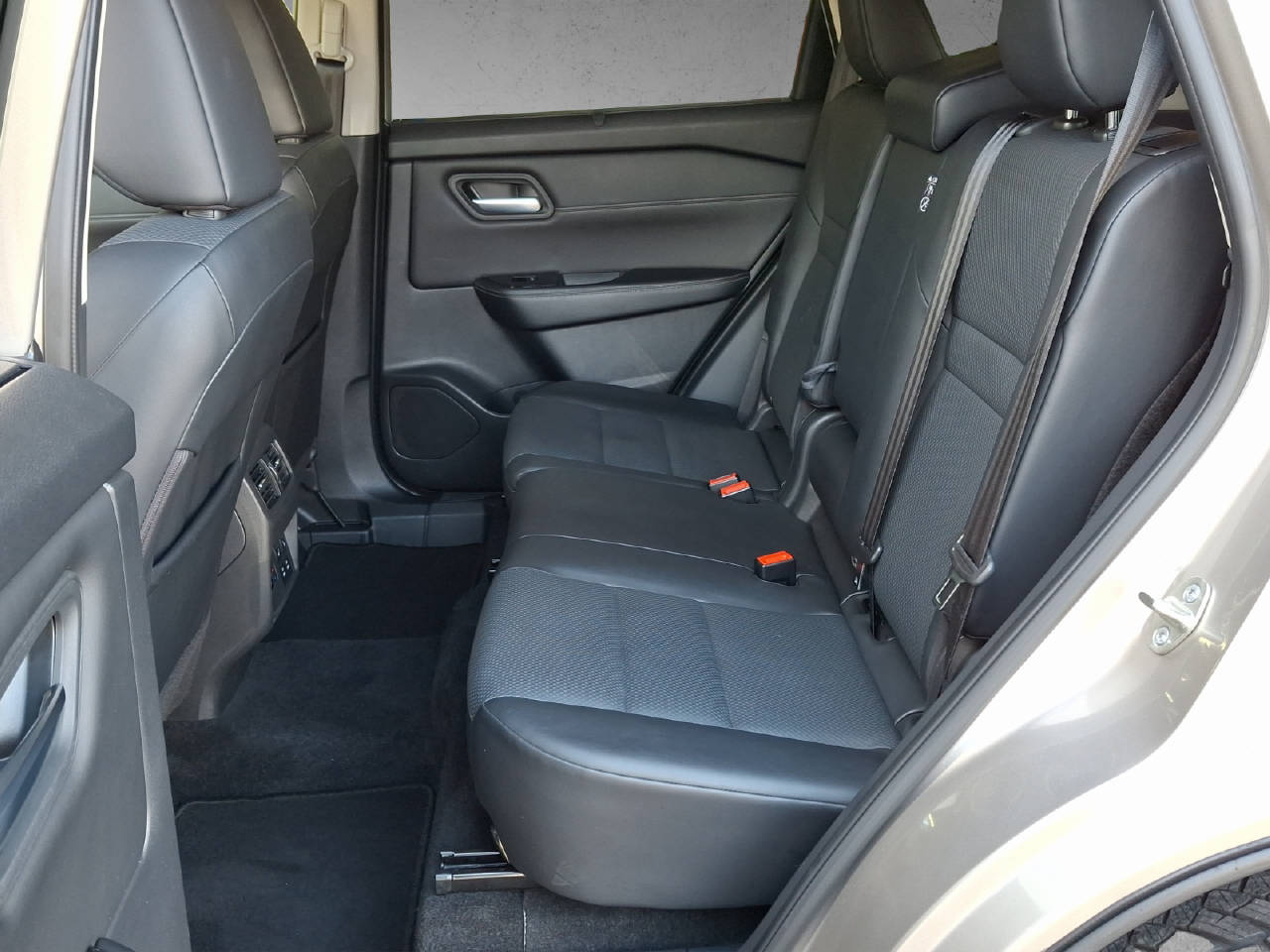 NISSAN X-Trail 1.5 VC-T N-Trek e-4orce-image-10