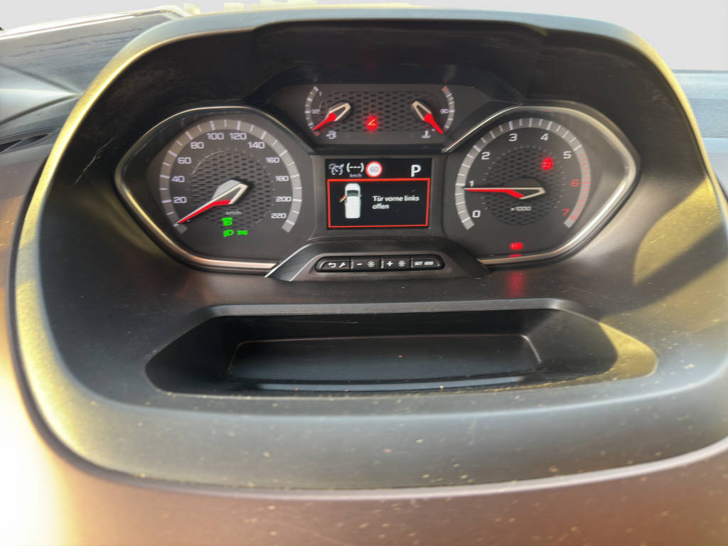 PEUGEOT Rifter Long 1.2 PureTech 130 GT Line-image-10