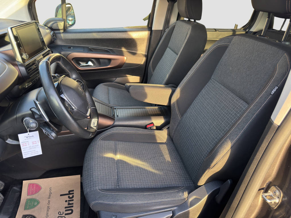 PEUGEOT Rifter Long 1.2 PureTech 130 GT Line-image-8