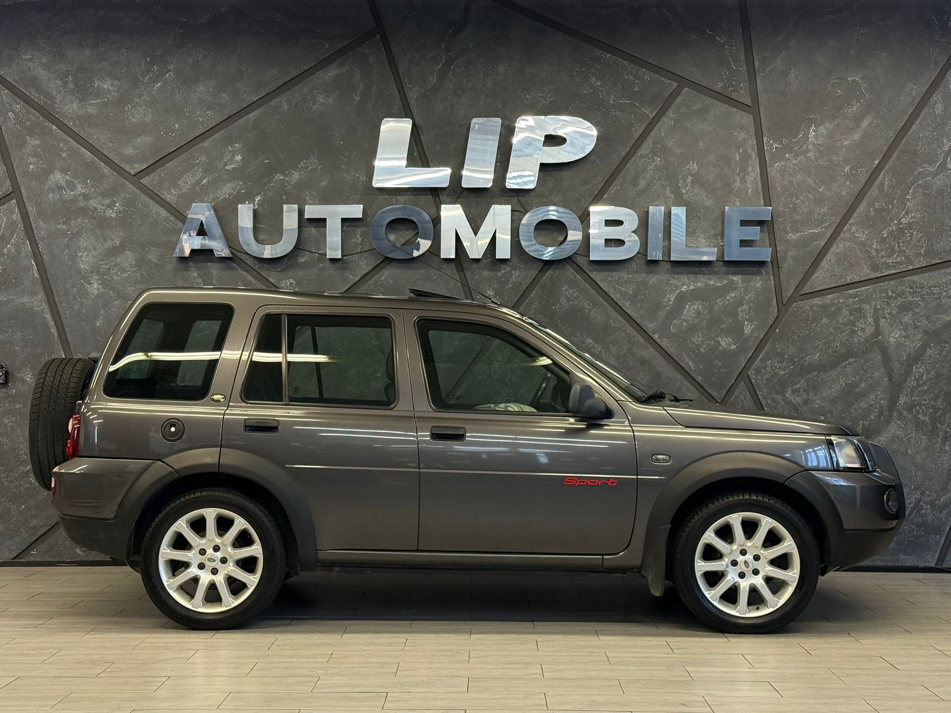 LAND ROVER Freelander 2.5 V6 Sport Wagon-showroom-element-3