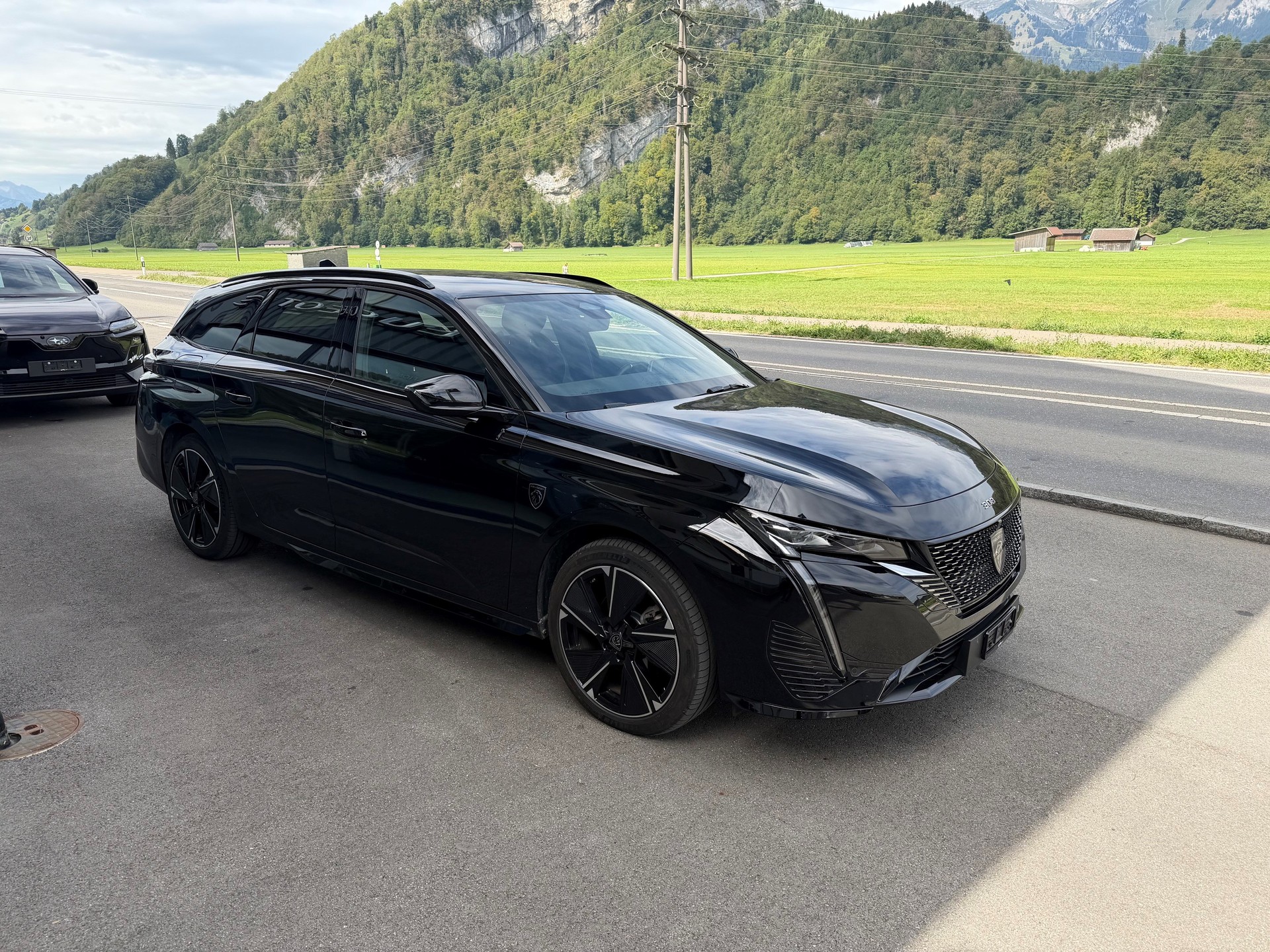 PEUGEOT 308 e SW GT 54kWh-showroom-element-1
